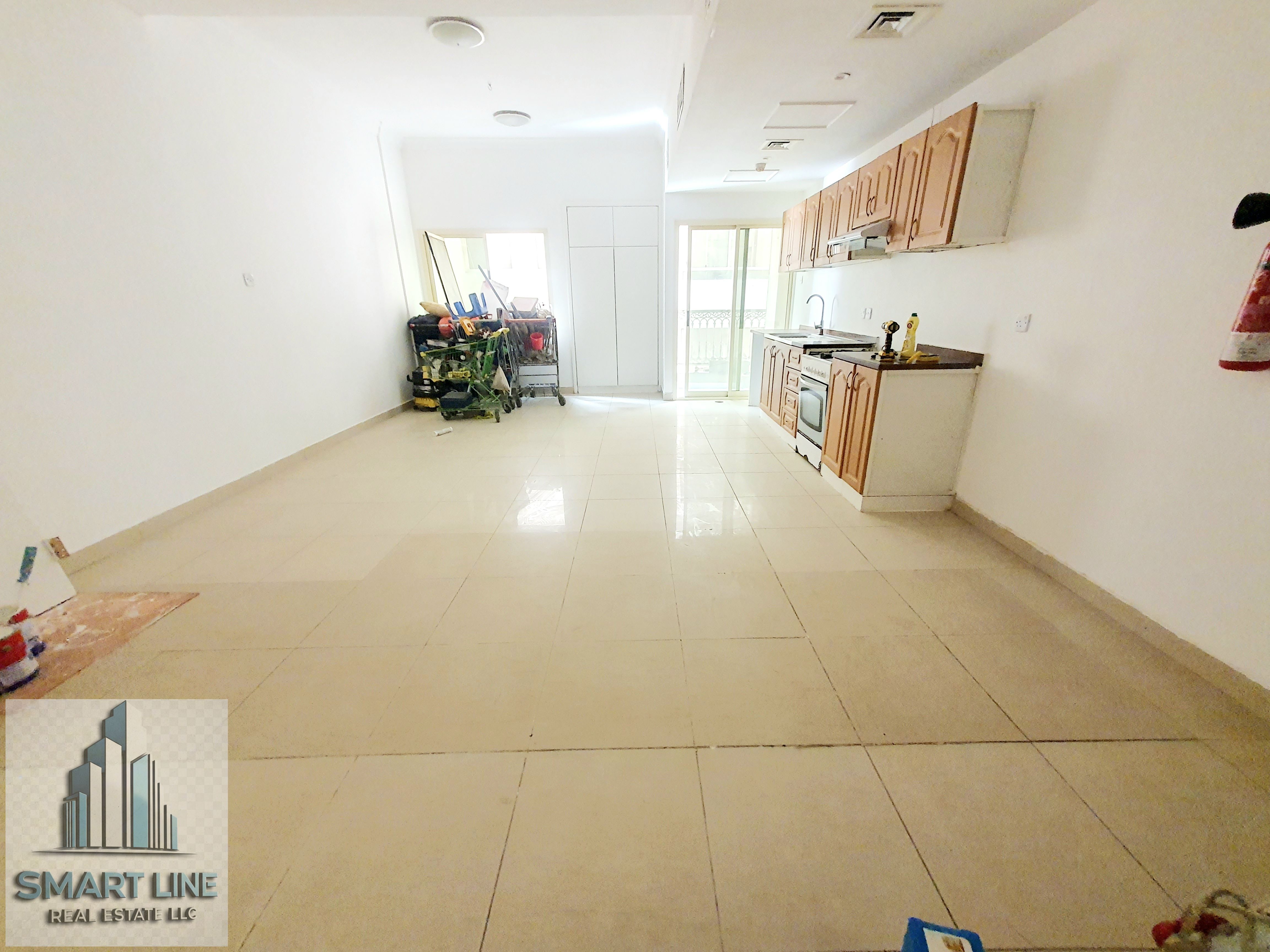 Grand Studio Apartment//Central AC AND Balcony ,, Just 24k with 6 cheques payments// Close to King faisal road Qasimia