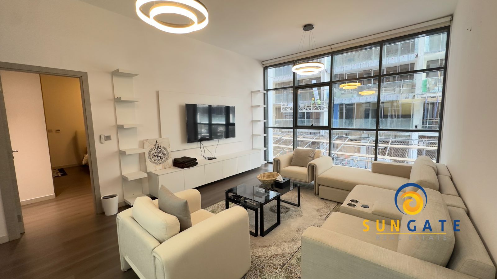 Fully furnished , bright, Spacious