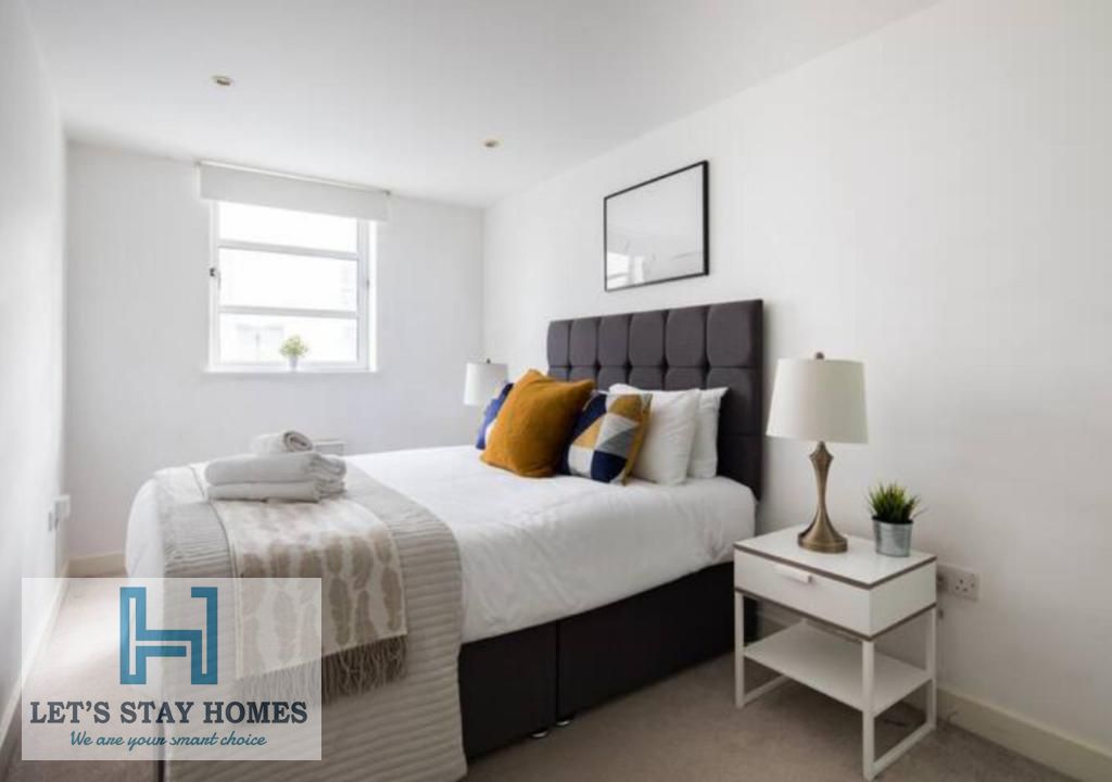 Luxury Redefined | Specific Themed Rooms | Pool | Fully Equipped Gym | Housekeeping | Free Parking | 24/7 Concierge I Free Cleaning