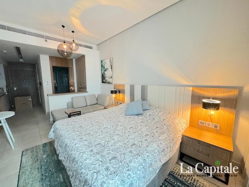READY TO MOVE | FULLY FURNISHED | WELL-MAINTAINED