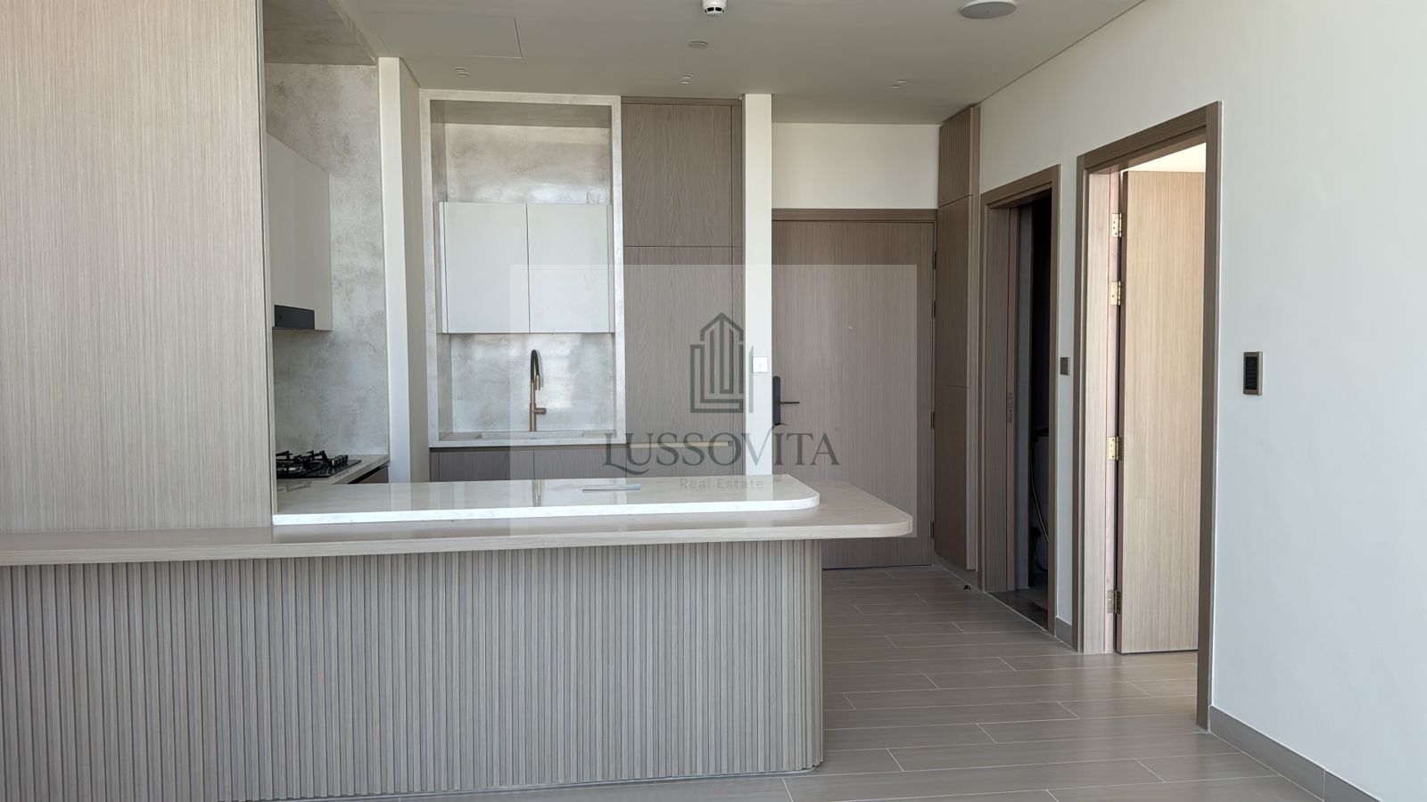 Private Jacuzzi | Prime Location | High Floor