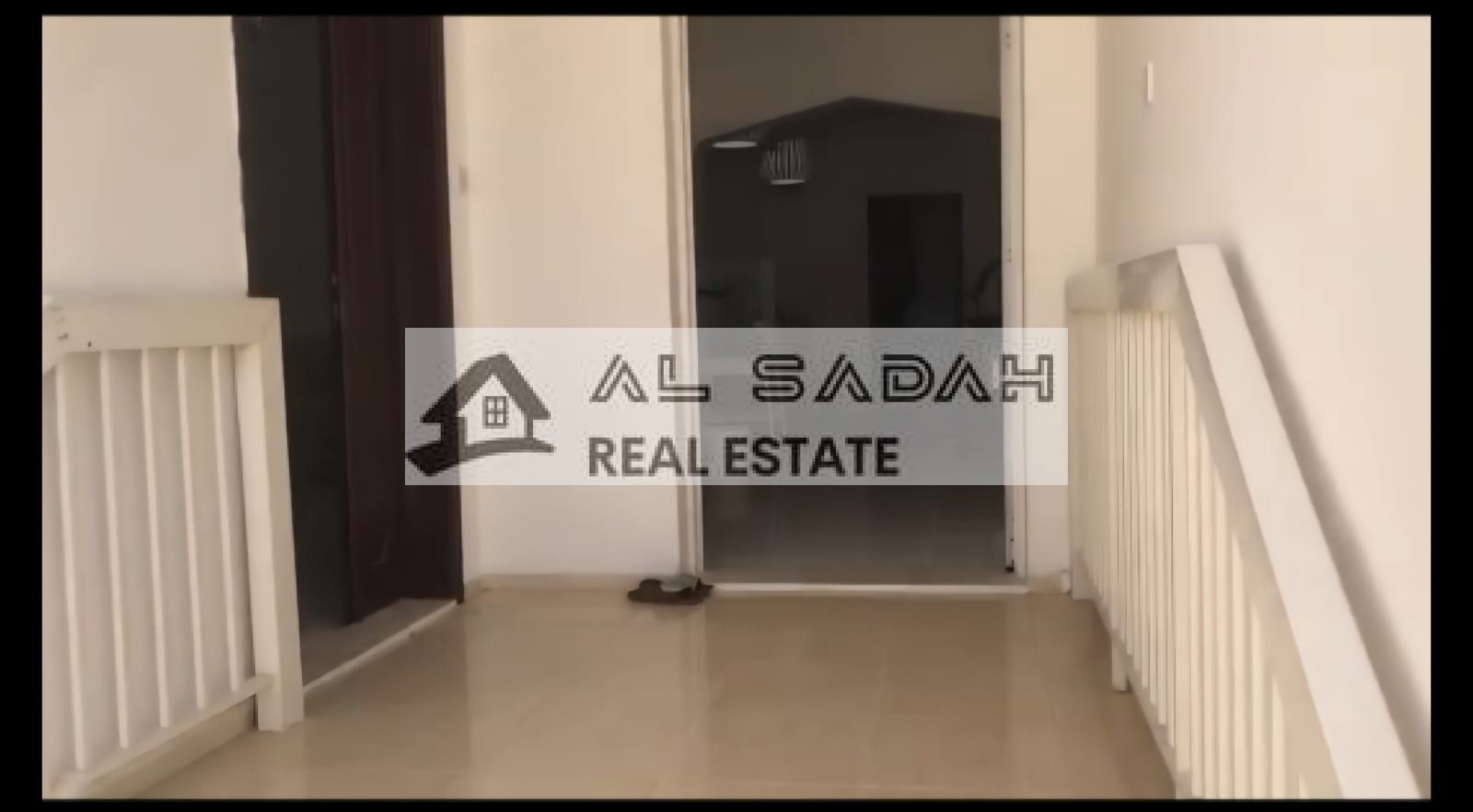 For sale: Single-story villa in Al Hazana, featuring 4 bedrooms, a living room, a majlis (formal sitting room), 4 bathrooms, a maid's room with a bathroom, and a yard. Includes a maid's room, bathroom, and garage. Area: 5688 sq ft. Asking price: 1,370,000