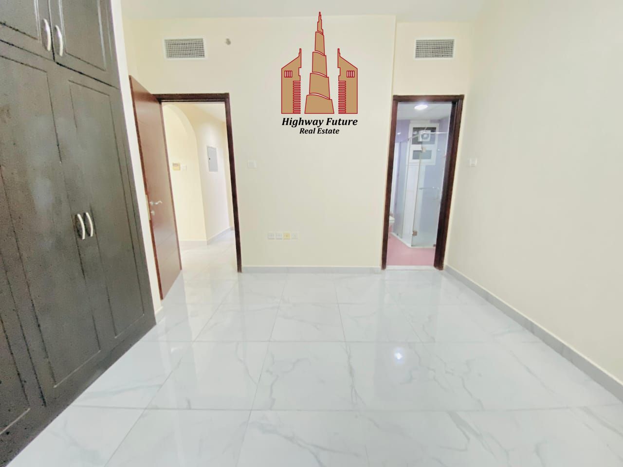 Gorgeous 1Bedroom and Hall in 41,000 AED With Parking in Muwailah