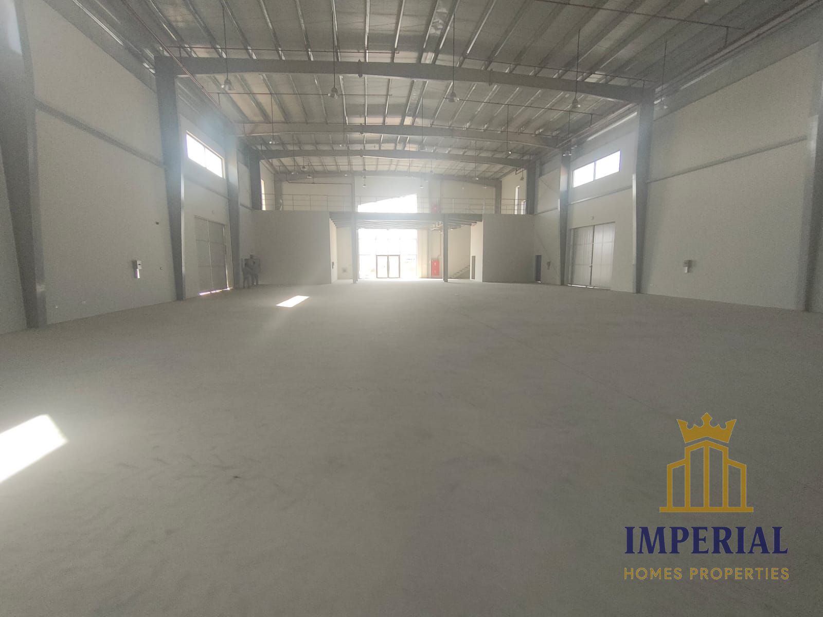 25,000 sq ft warehouse with 253 kW electricity for rent