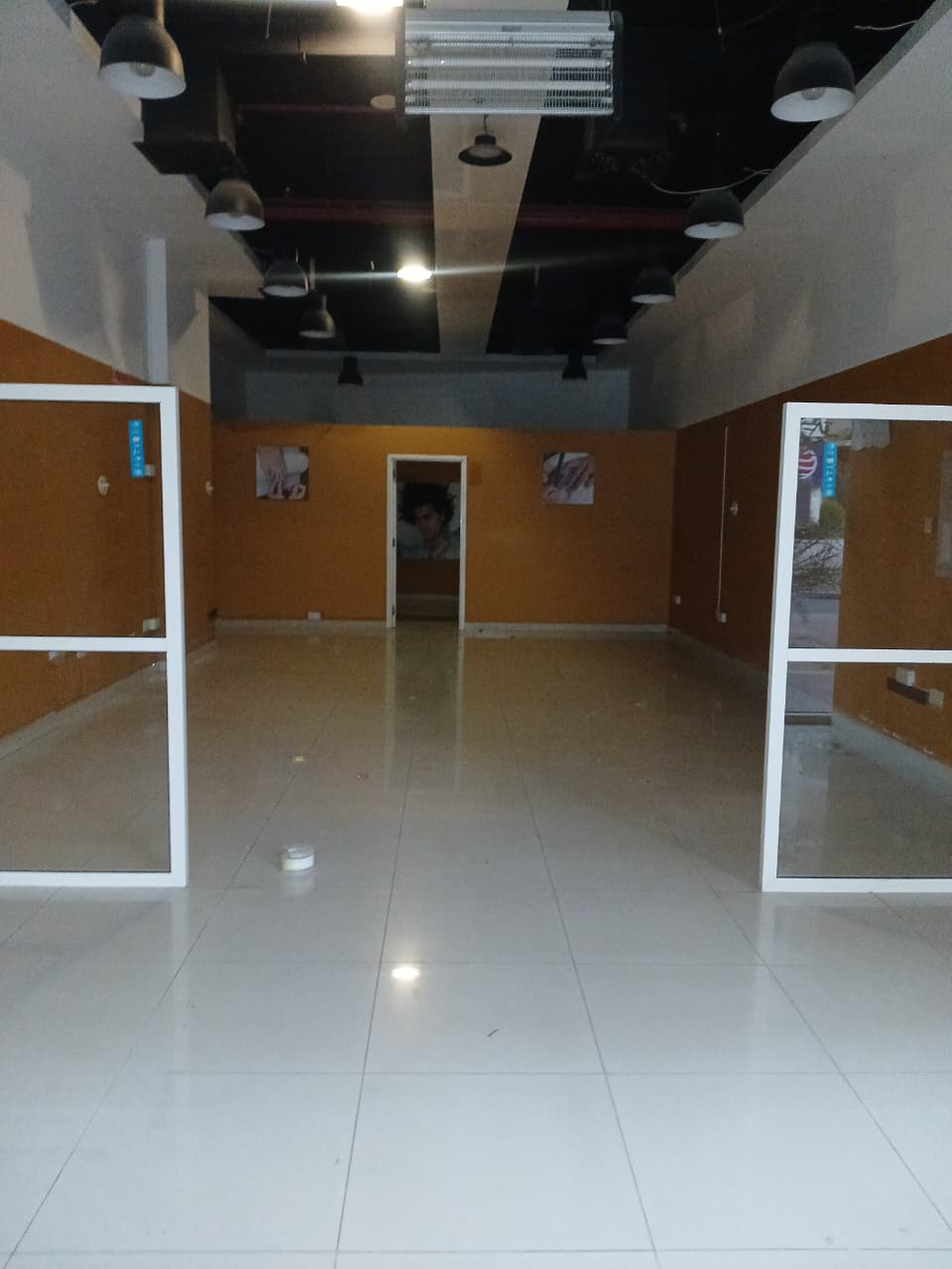 Commercial Space | Ready to Move | Prime Location
