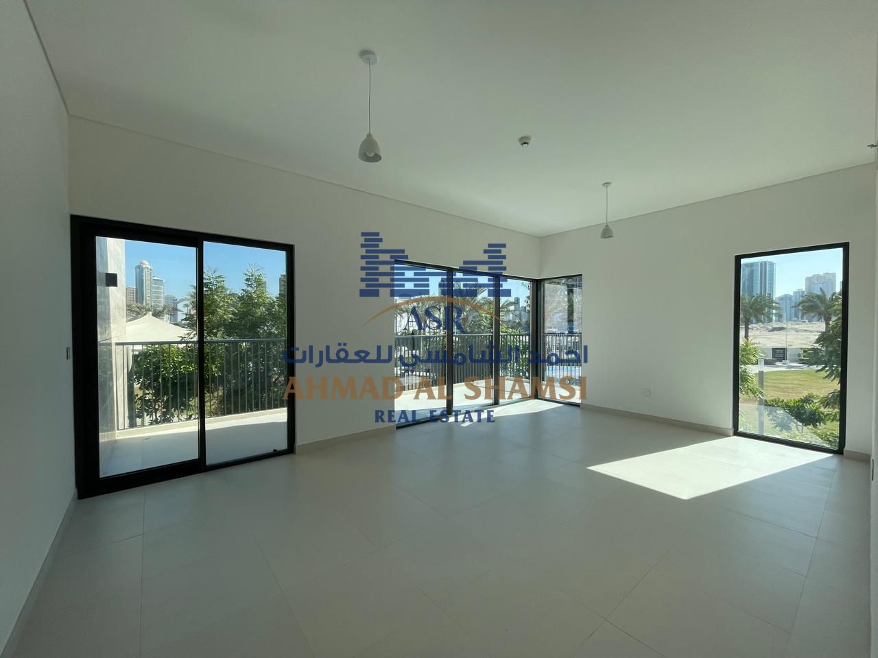 4 BHK Luxurious Apartment | Balcony | Parking Included | Maid Room