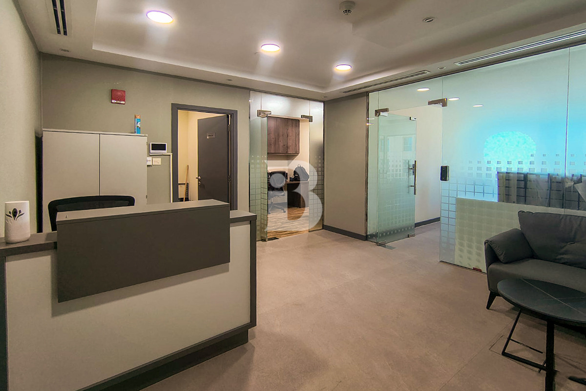 FULLY FITTED | GLASS CABINS | CITY VIEW