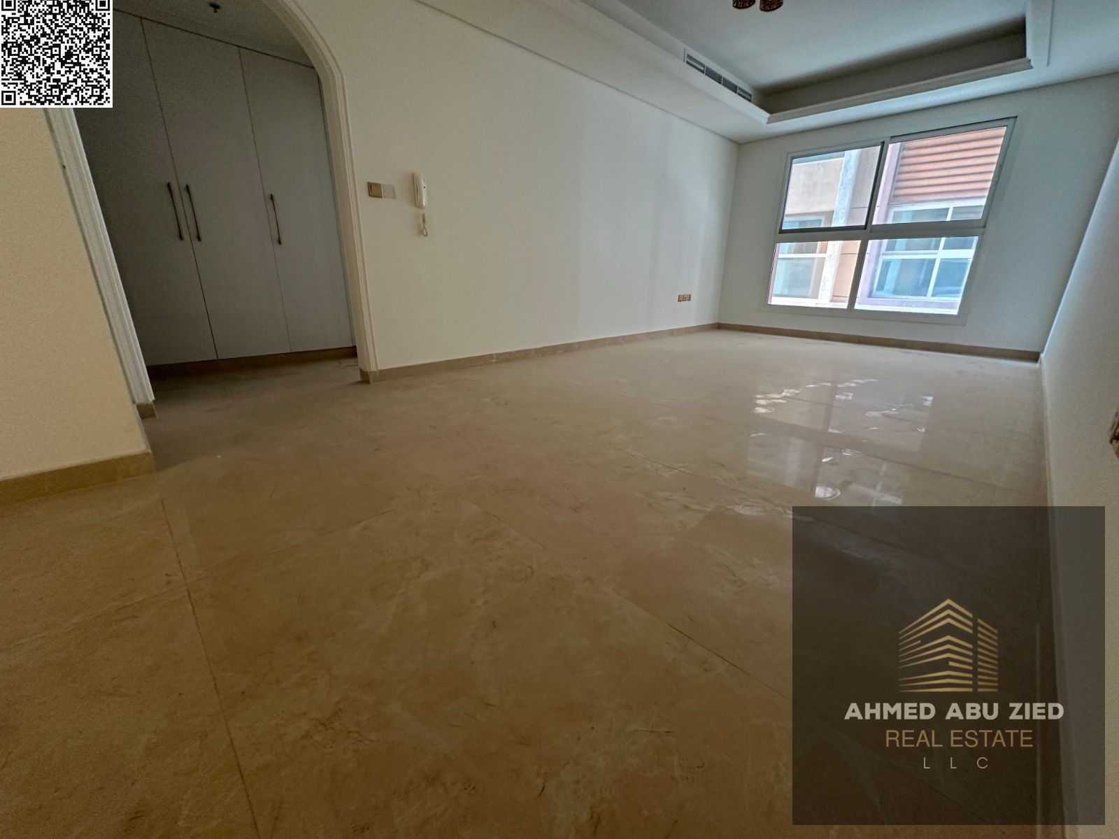 Elegant and beautiful one-bedroom apartment in a new building. Features include a master bedroom, balcony, fully equipped kitchen, spacious living roo