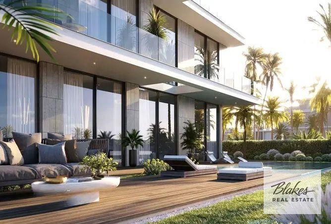 Luxury 6BR | Expansive Plot | Prime Investment