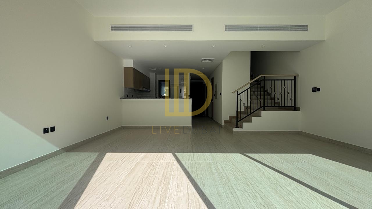 Stunning 4BR Villa | Private Garden | Lagoon Community