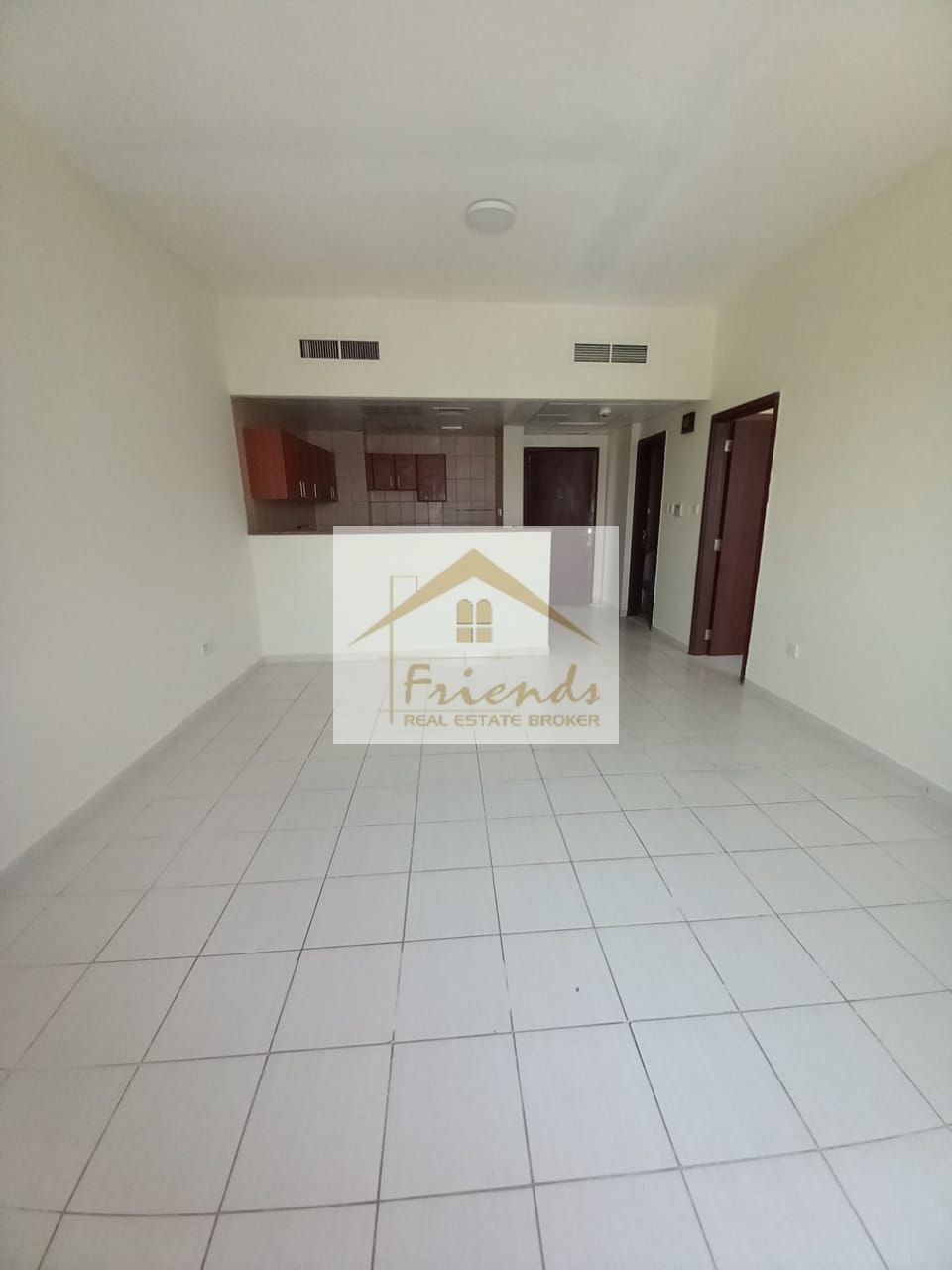 SPACIOUS 1 BEDROOM | FAMILY BUILDING | WELL MAINTAINED
