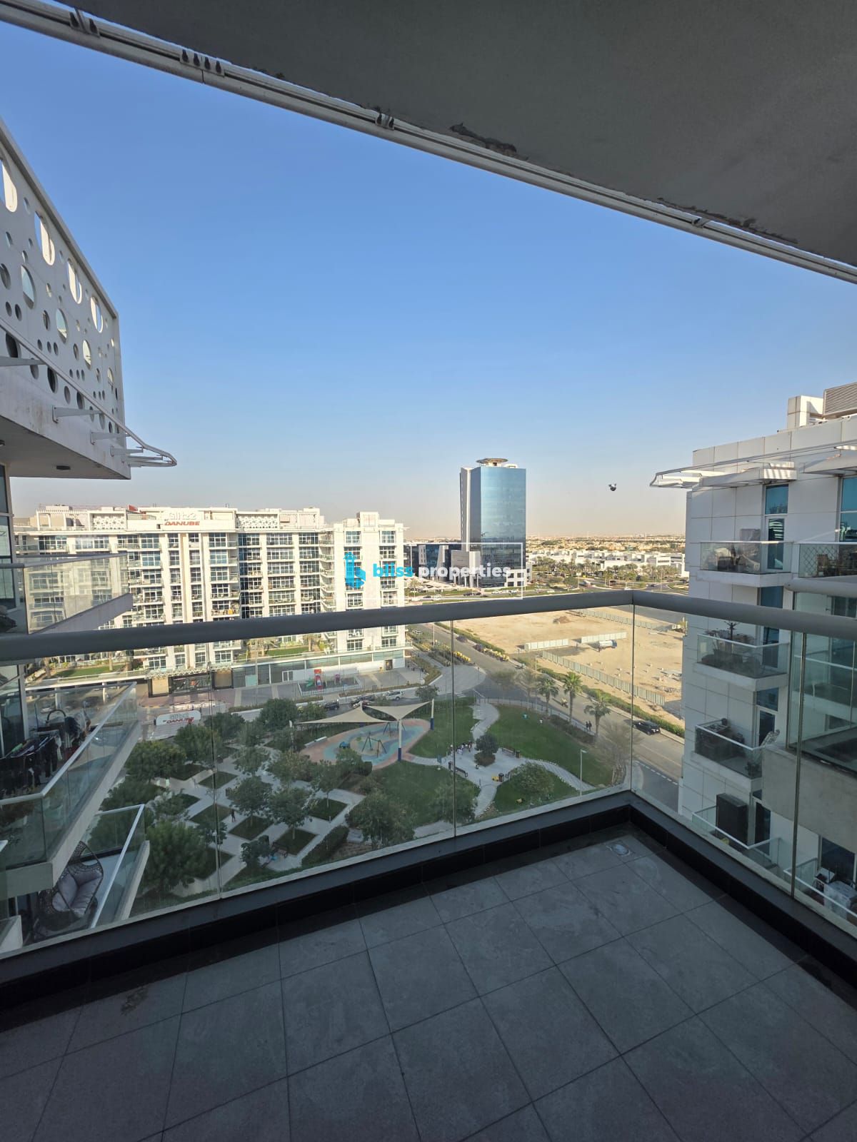 VACANT | SPACIOUS | PRIME LOCATION
