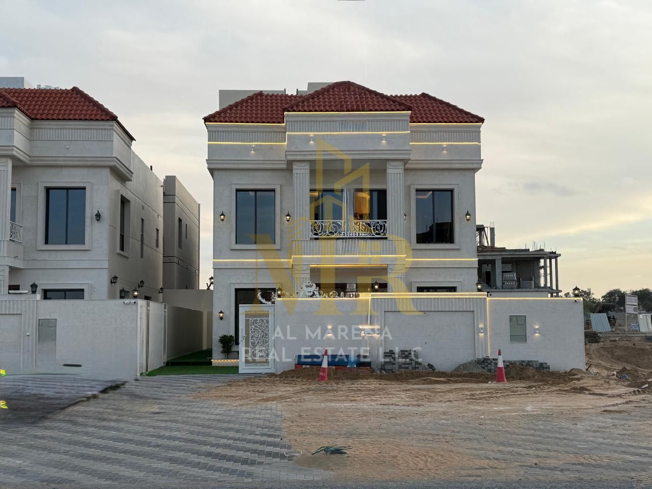 Villa for sale on the main street, ready to move in, in one of Ajman's most prestigious areas. Freehold ownership for all nationalities with no down p