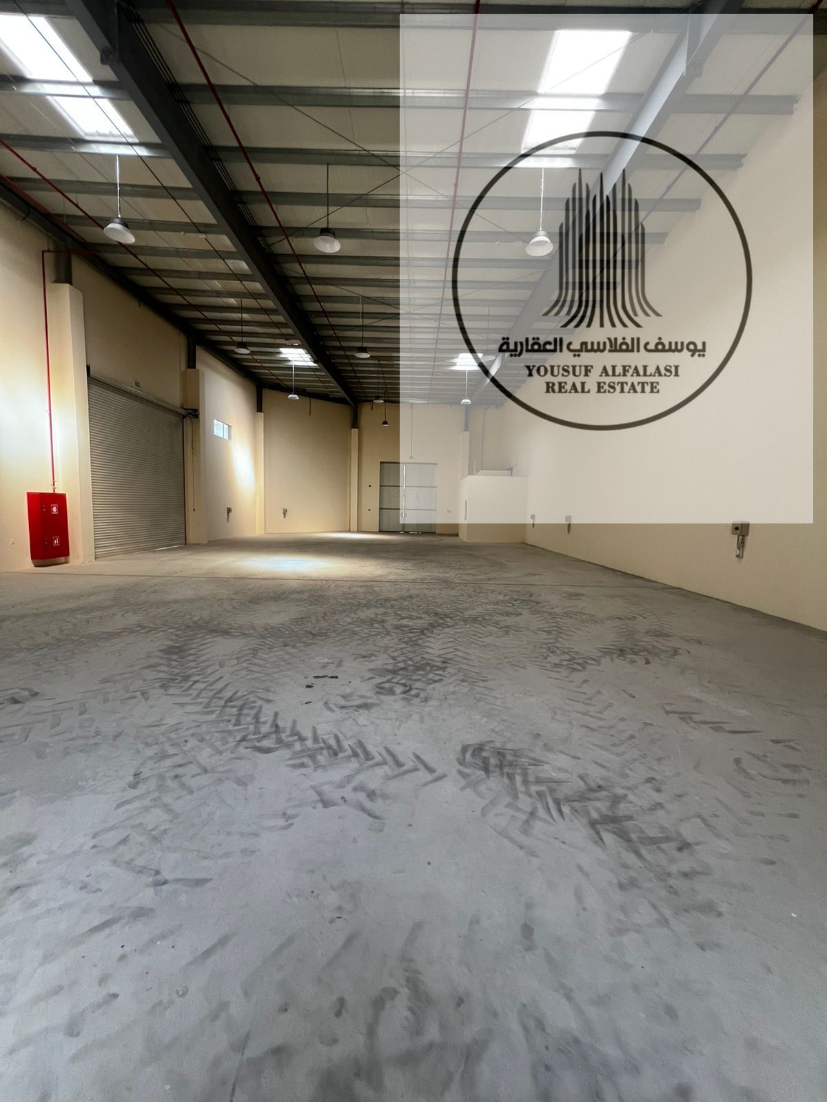 For Rent in Umm Al Quwain: 3,230 sq ft Warehouse with Office and 28kW Electricity - Ready Immediately