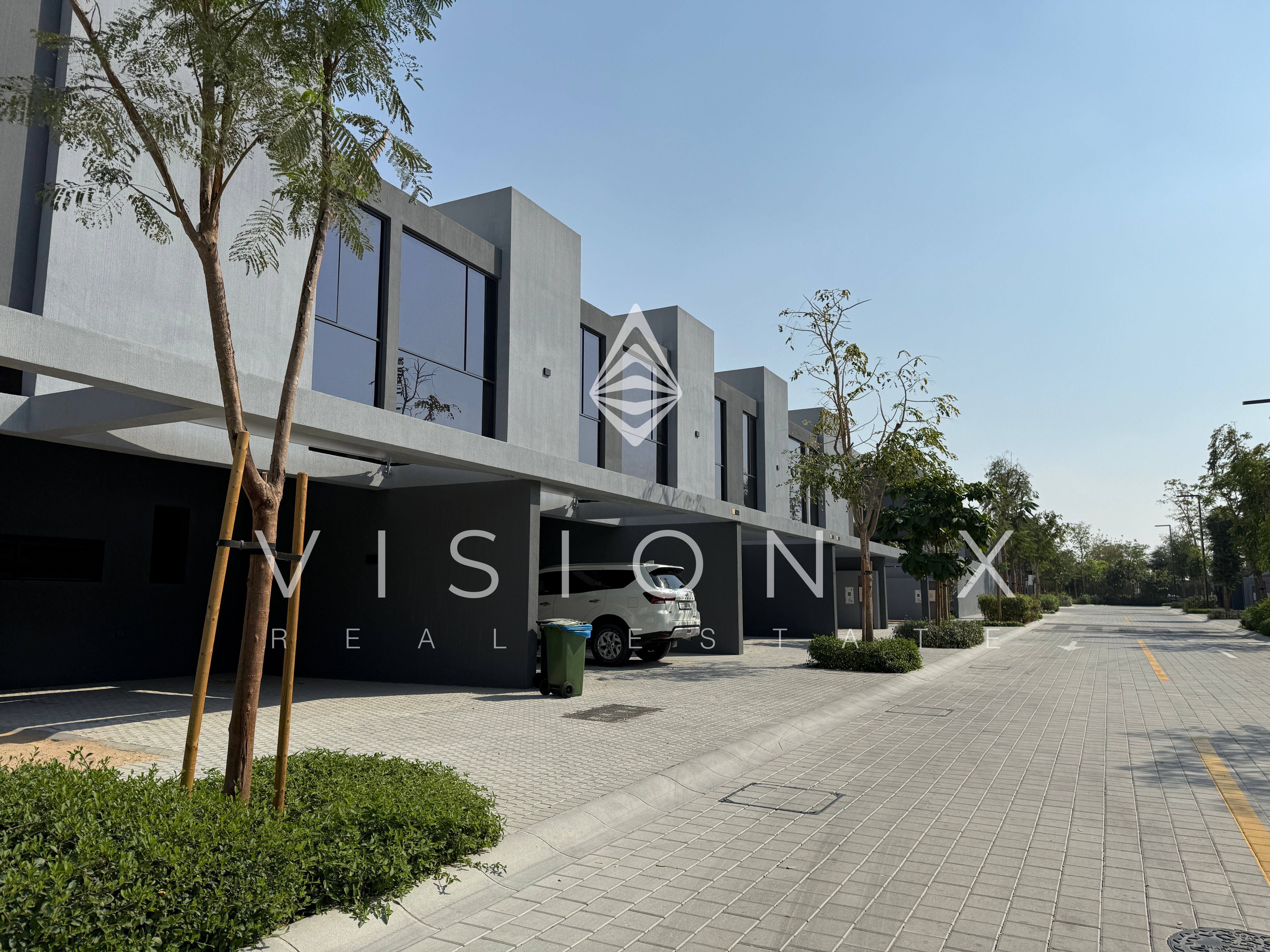 Stylish Townhouse | Popular Location | Ready to Move