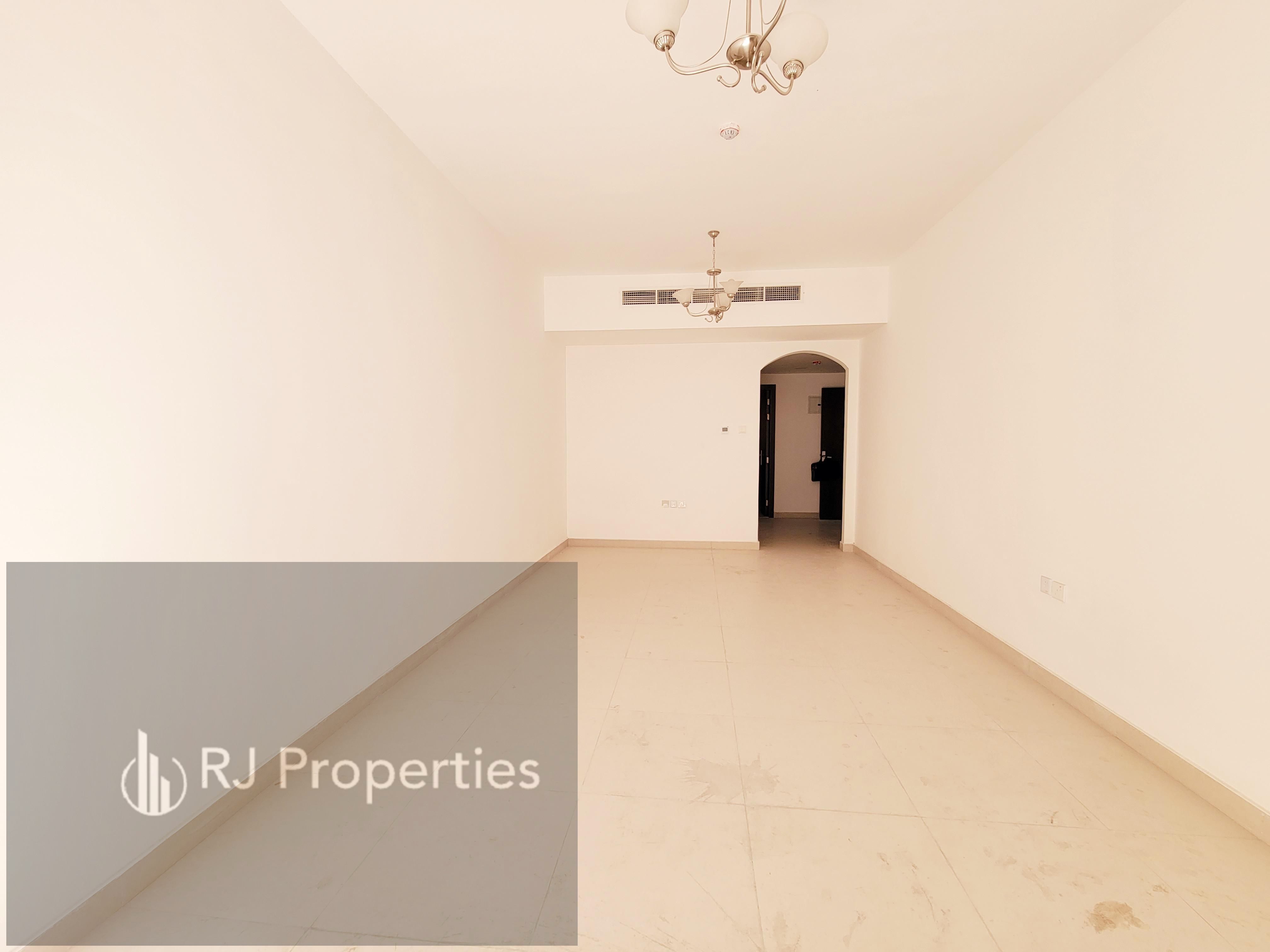 LIKE BRAND NEW BUILDING SPACIOUS APPARTMENT WITH HUJE HALL &BALCONY& OPEN VIEW