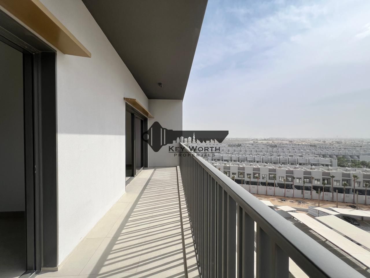 Lavish lifestyle in a city rise | Spacious apartment | Burj View !