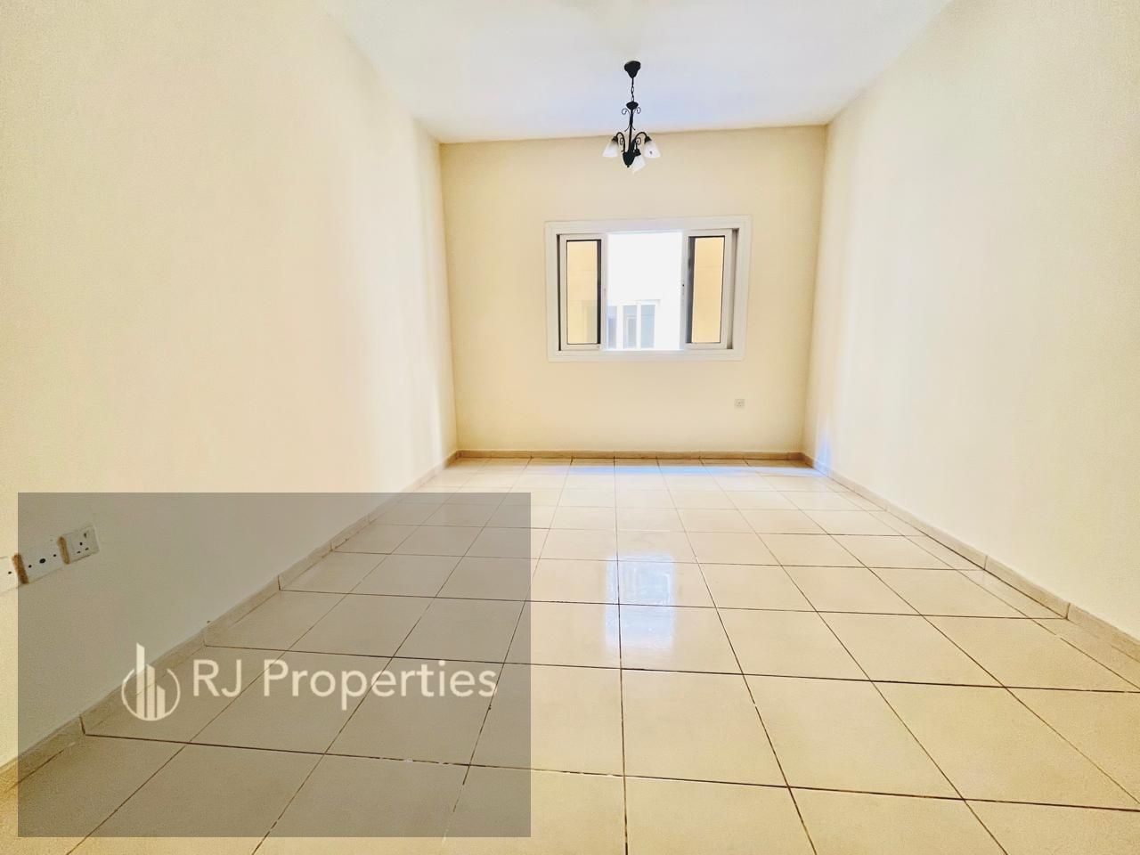 Limited offer luxury and very spacious 1bhk with master bedroom parking free just 35k