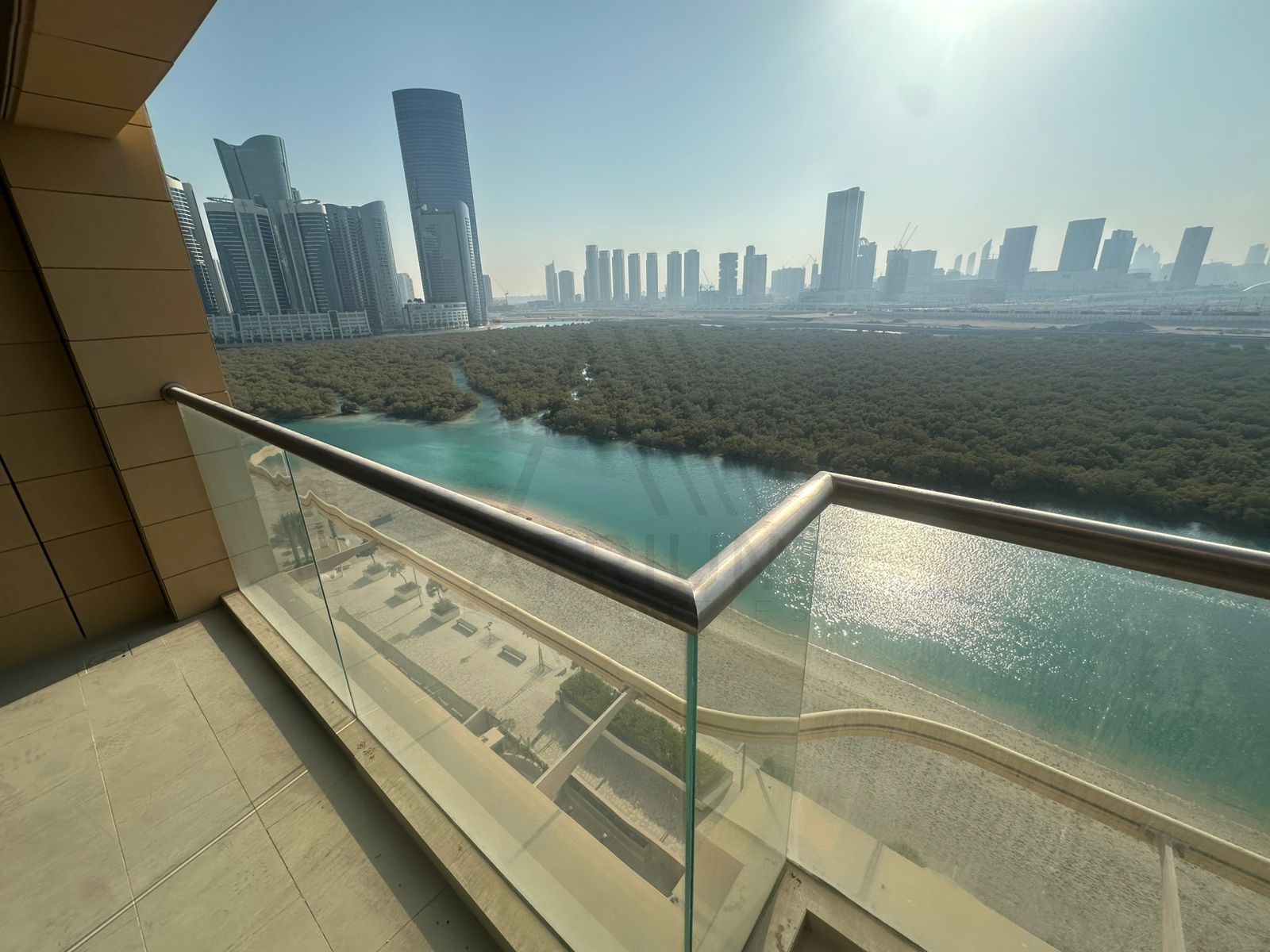 Prime Waterfront Position & the Ultimate In Luxury Living