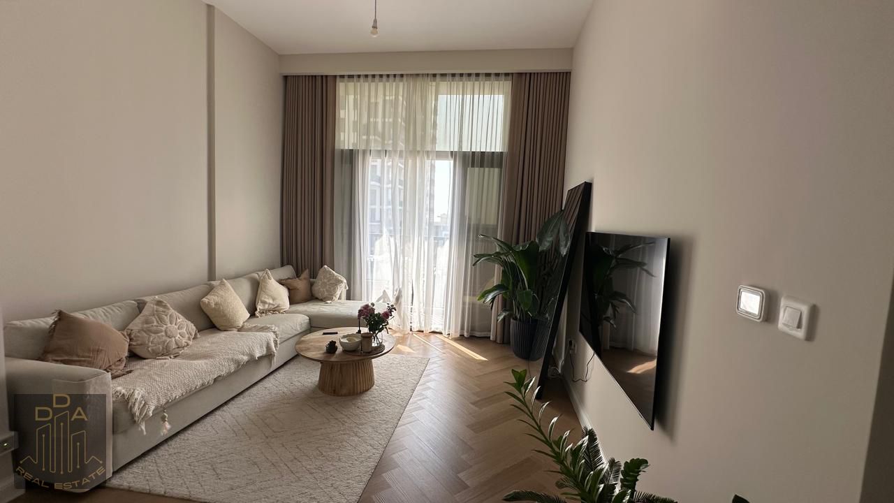 FULLY FURNISHED & EQUIPPED | VACANT | RENOVATED