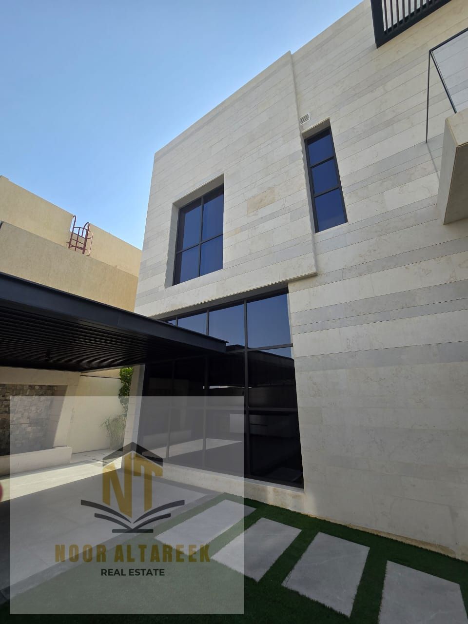 Exceptional opportunity to own a villa for sale in Al Houshi with freehold ownership for Arabs. The property sits on a 3,150 sq. ft. plot with a built