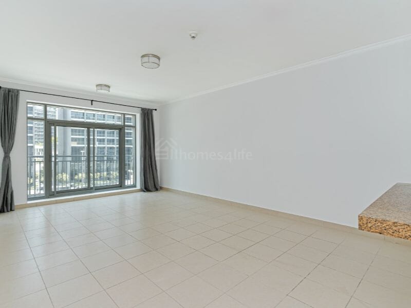 PRIME LOCATION | LARGE LAYOUT | VACANT