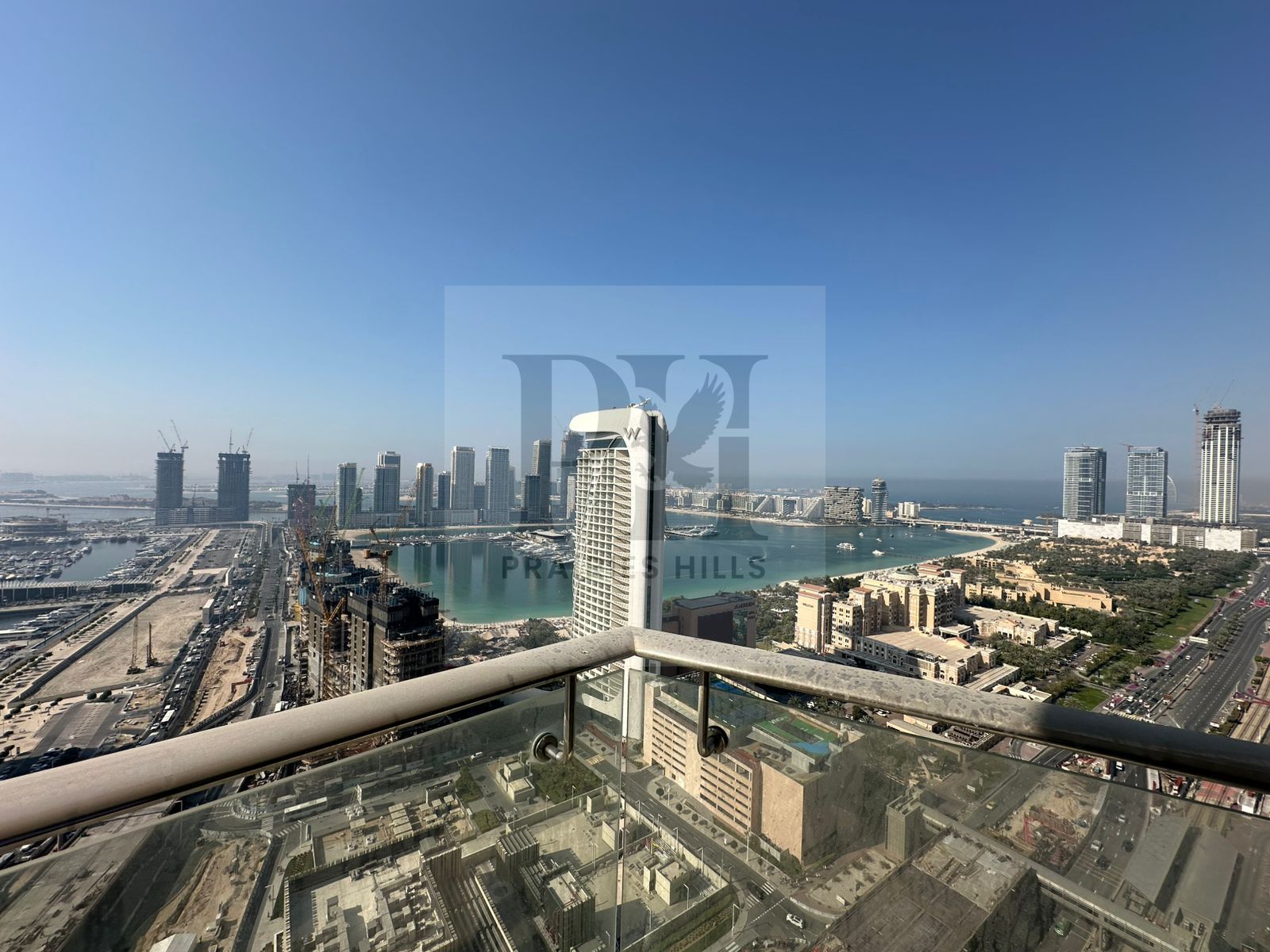 Fully Furnished 4BR Penthouse With Full Sea View