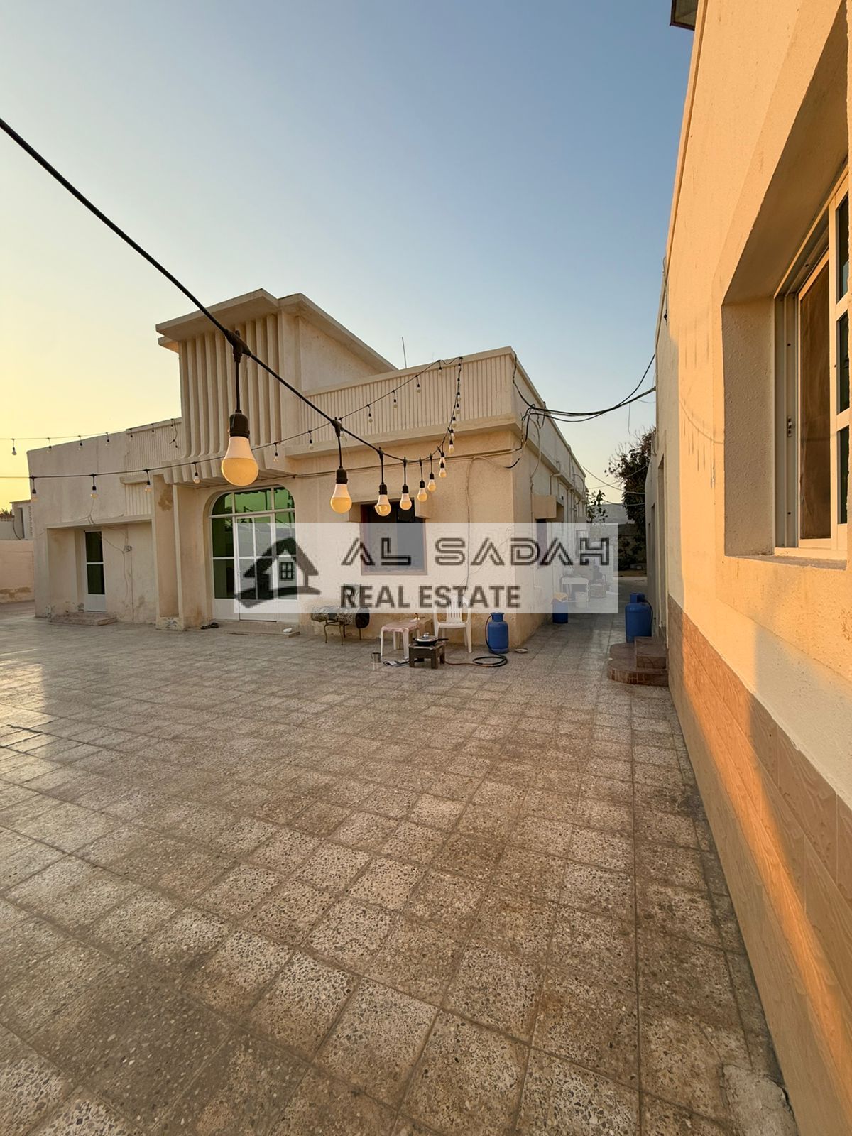 House for sale in Al Ghafia area - House area 8035 square meters. - The villa has 4 bedrooms, a living room, and 2 bathrooms. - External kitchen + maid's room with bathroom and storage. - Annex with 2 bedrooms + kitchen + bathroom and living room. - The h