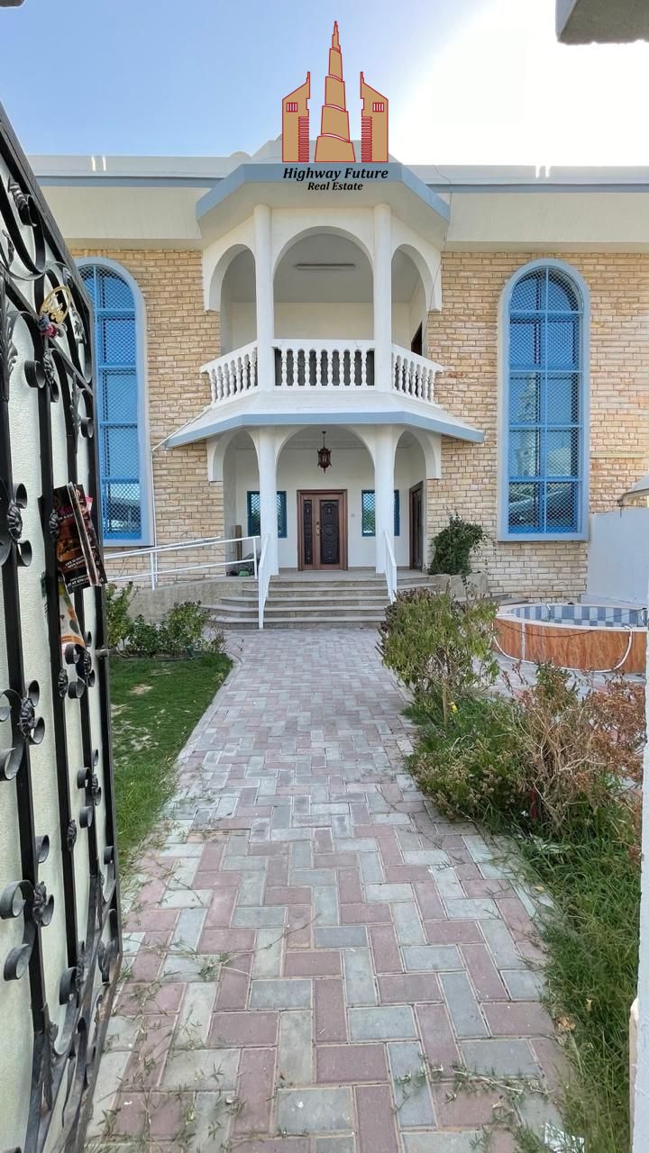 6 Bedroom Hall Majlis Balcony gardan Maids room parking