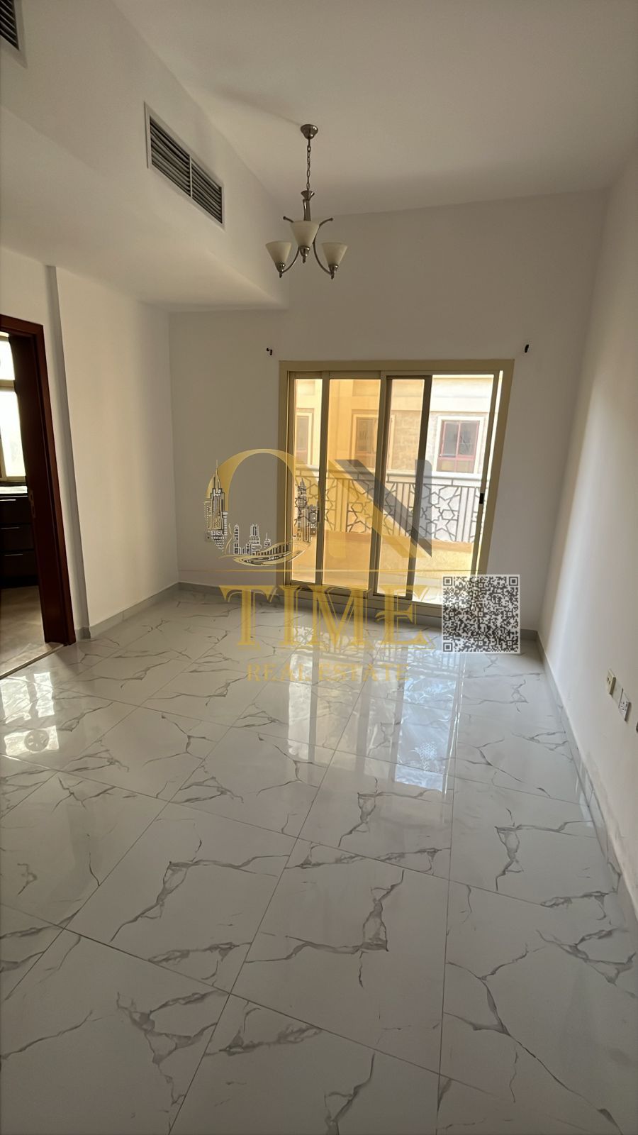 Large space / Balcony / Central air conditioning