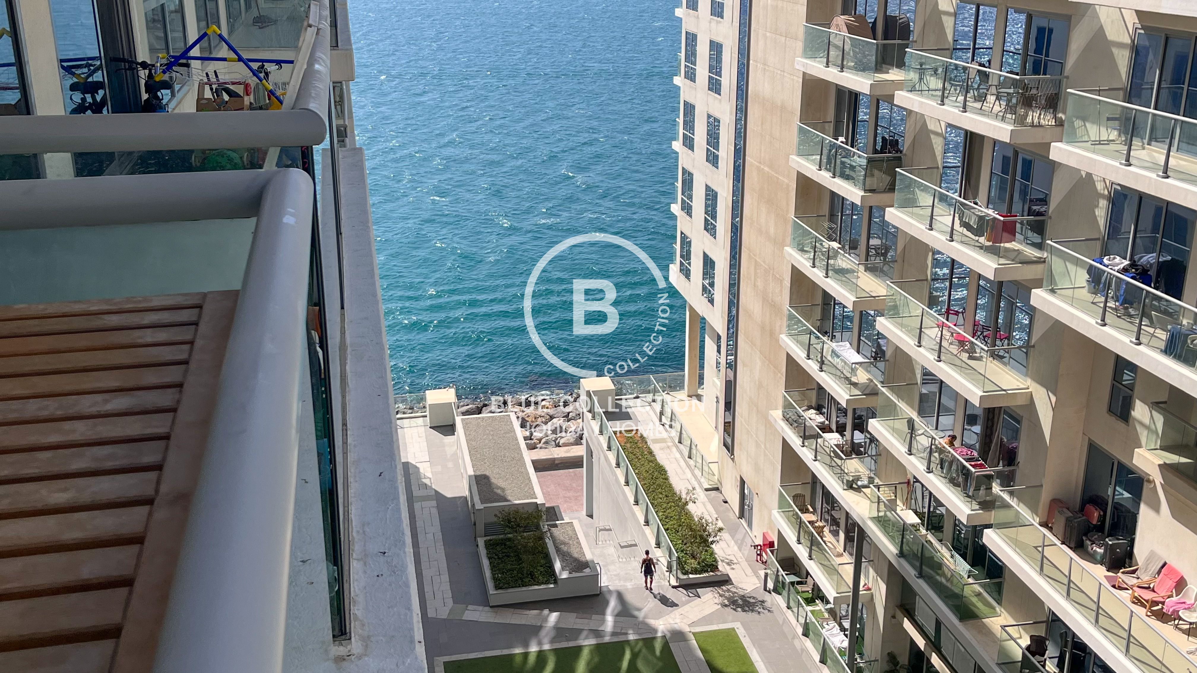 Stylish Studio Apartment with Ocean Views