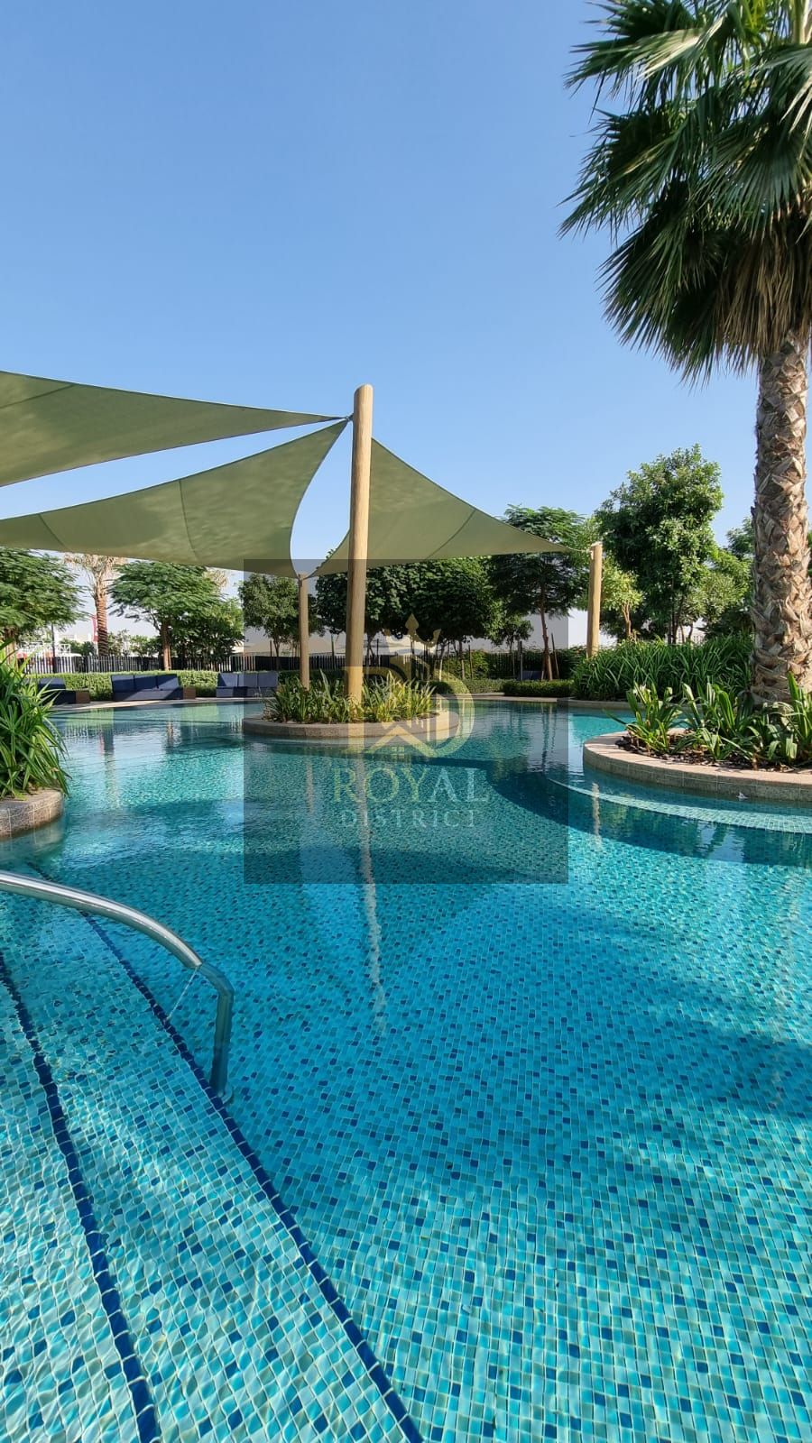 SPACIOUS LUXURY APARTMENT | PRIVATE GARDEN | PRIME LOCATION | UPTOWN ALZAHIA | FREE HOLD |