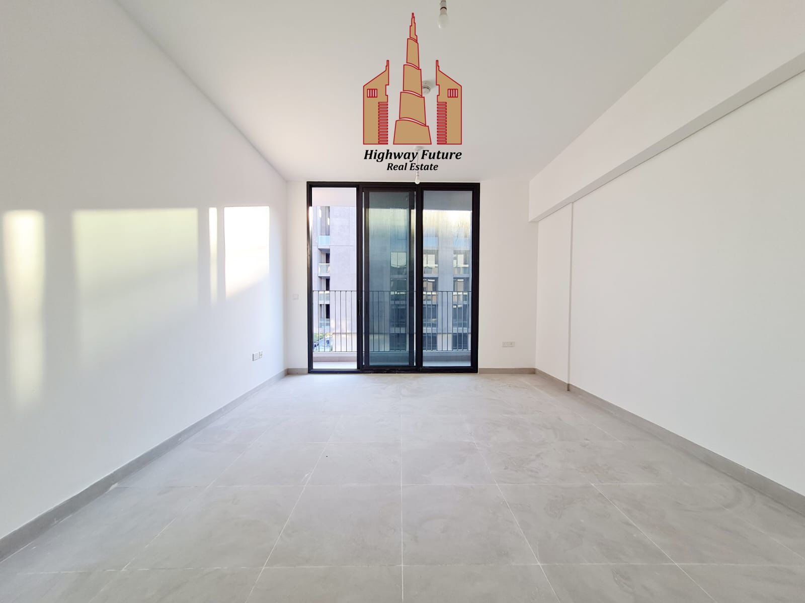 Luxury 1BR|| Open Balcony View|| Semi Close kitchen