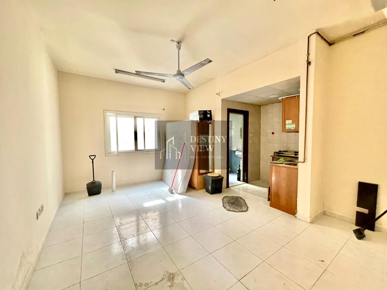Big spacious lavish studio full family building just rent 24k