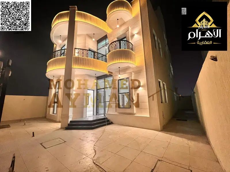 A very special offer: a luxurious villa. The price includes registration and ownership fees, is negotiable, and features a large internal courtyard.