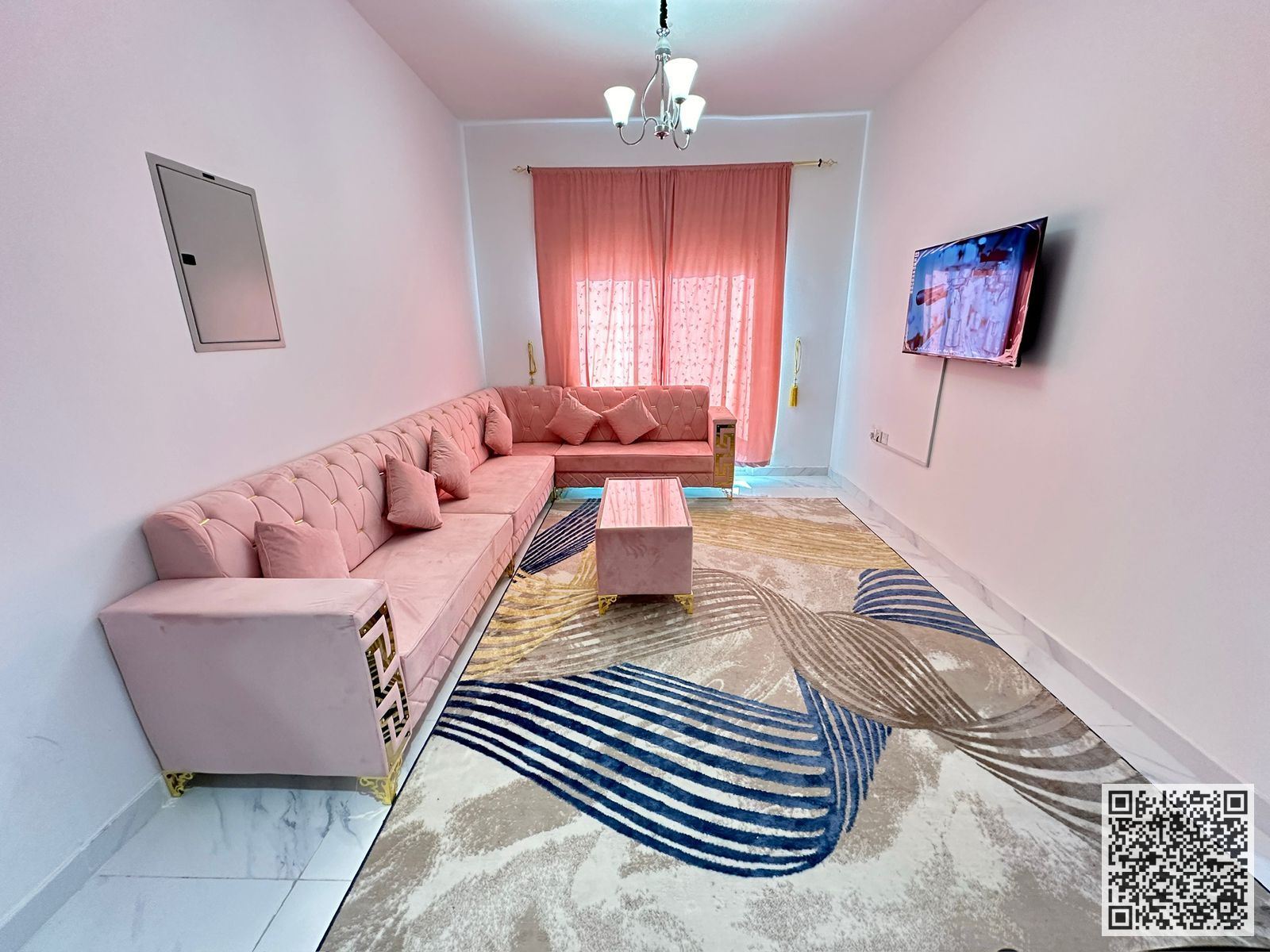 The most luxurious 1-BHK with open view balcony, fully furnished, elegant furniture and a fully equipped kitchen, including all bills and internet