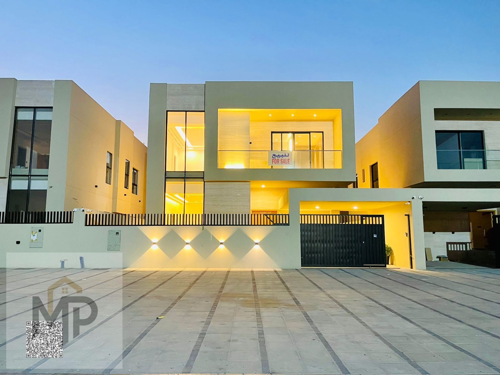 For Sale: Modern villa in Al Zahiyah, Ajman. Excellent location directly next to services and near Sheikh Mohammed Bin Zayed Road. Freehold ownership
