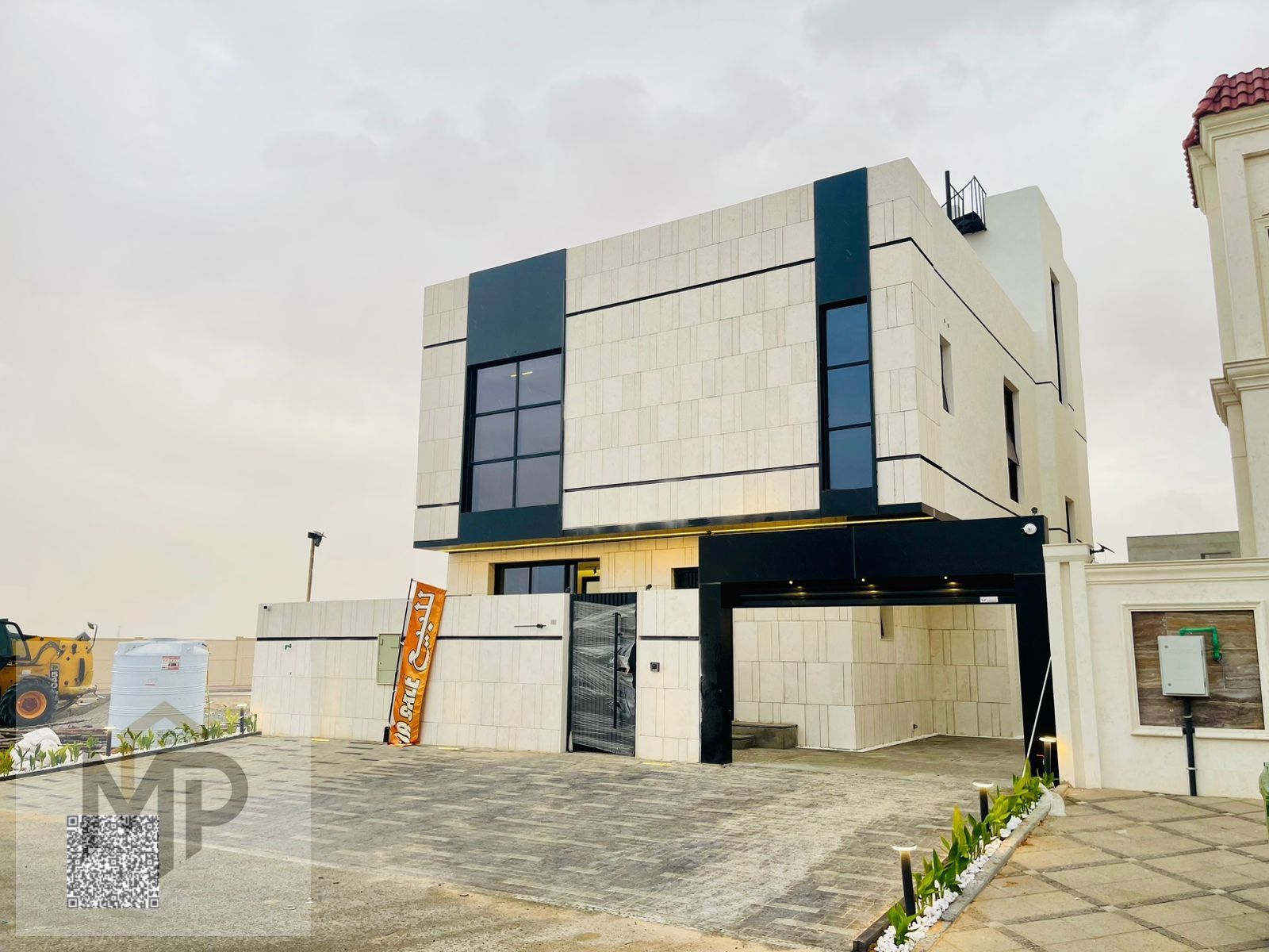 Architectural masterpiece at an all-inclusive price in the heart of Al Bahia – 5 master suites | Land 3,100 ft² | Built-up area 3,900 ft² | Family lux