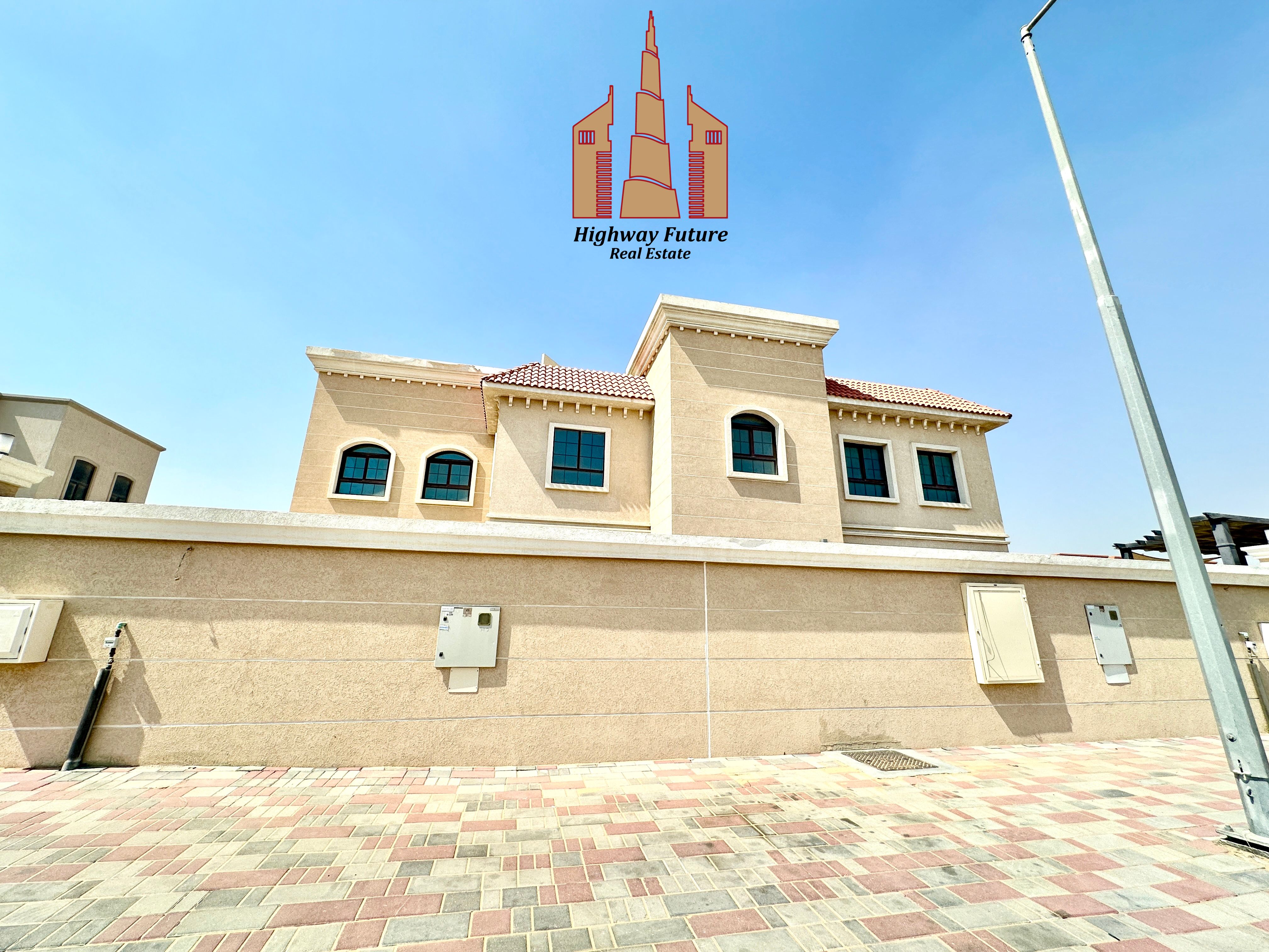Spacious 4Bhk villa with separate majlis maids/Laundry/store room 138k