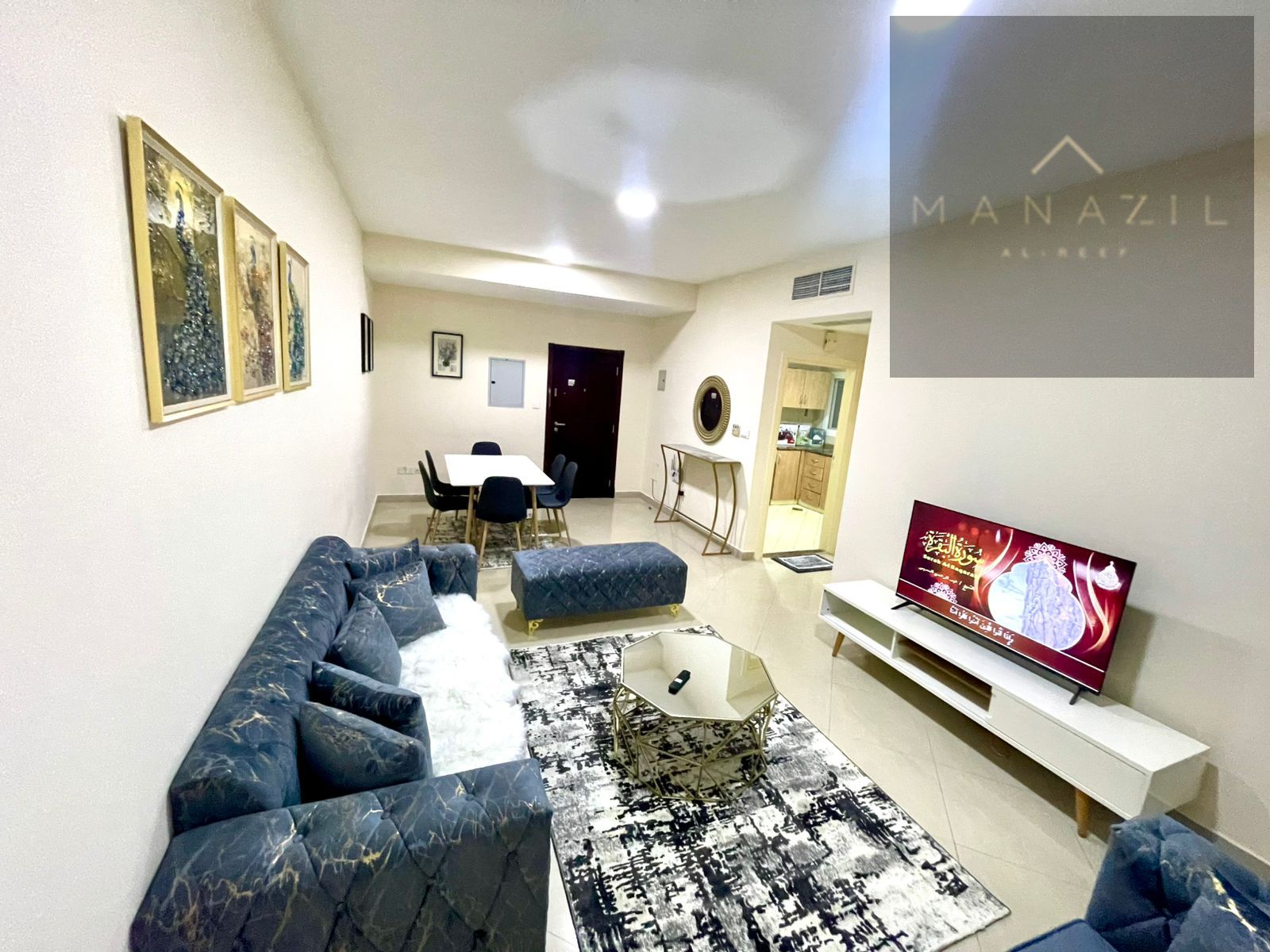 Upscale family apartment, one bedroom and living room, spacious, prime location