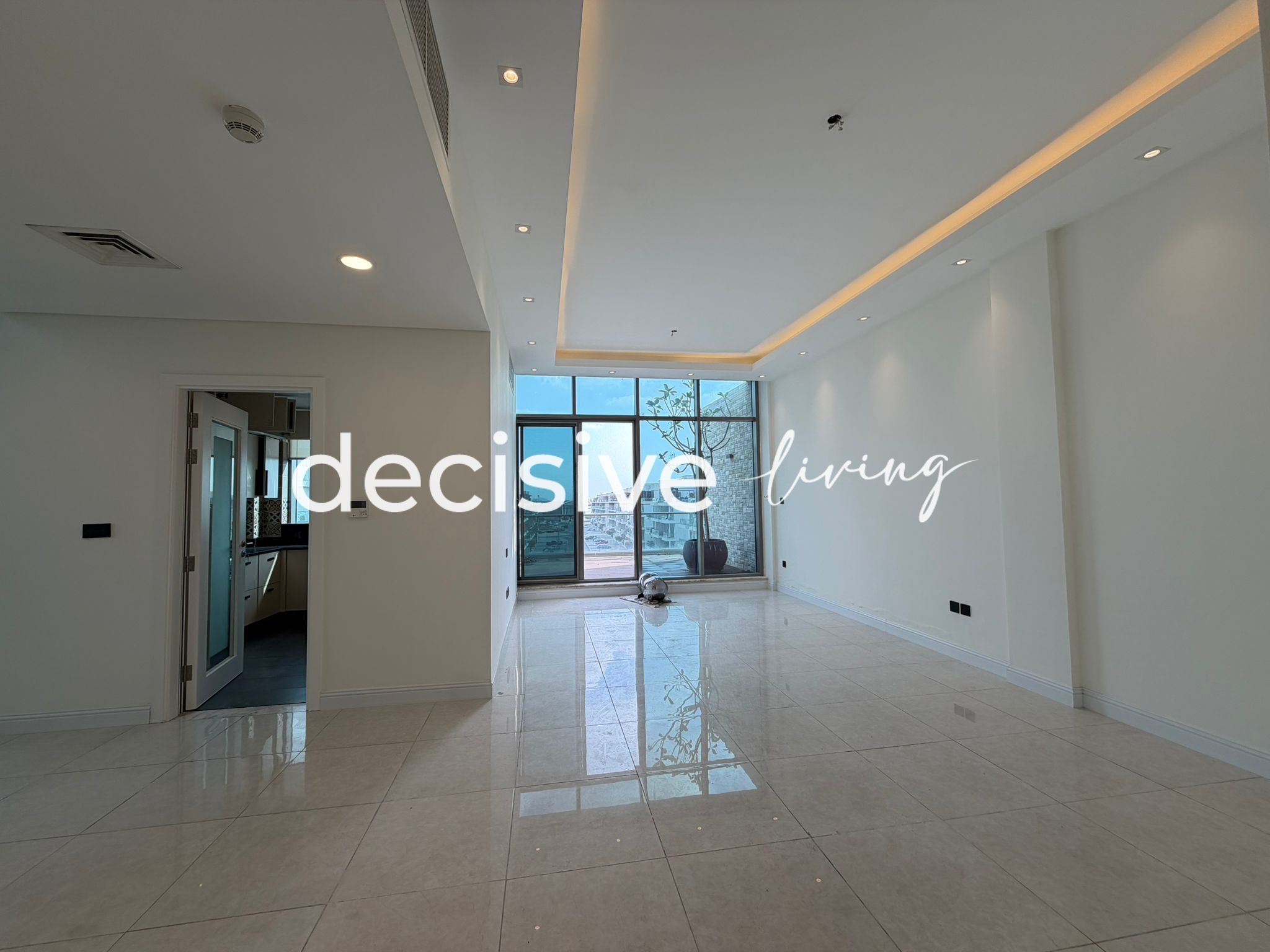 Stunning Views | 3 Cheques | Huge Layout