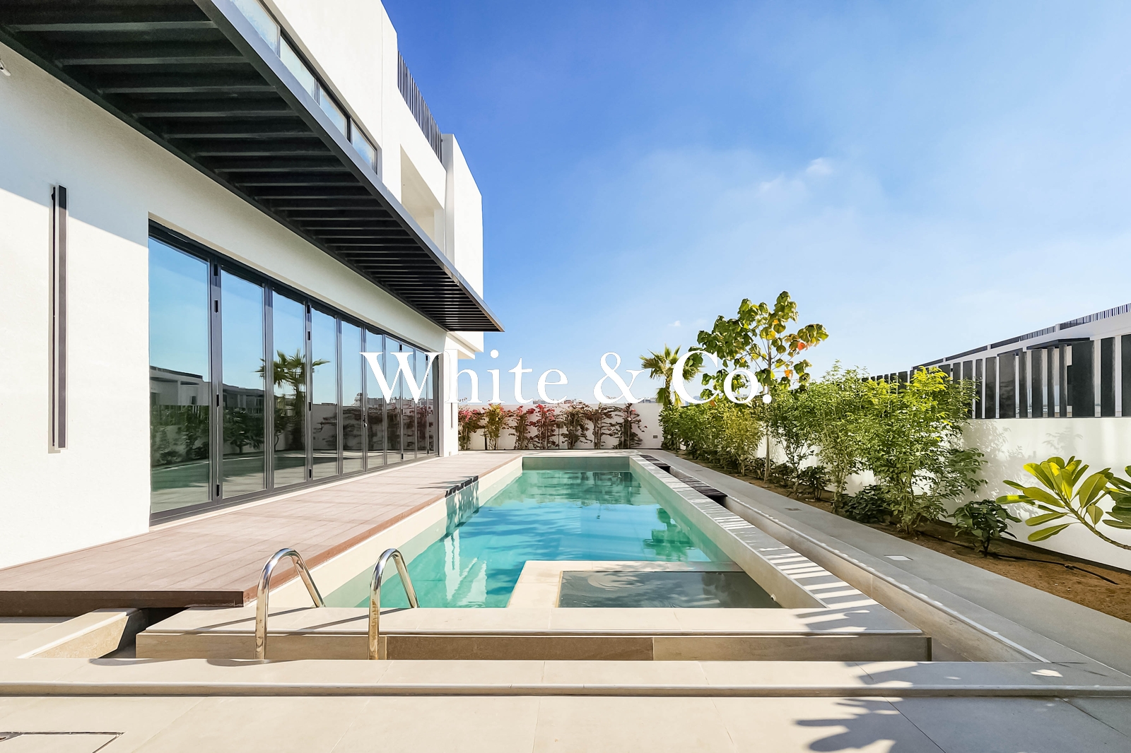 Luxury | Drivers Room | Pool and Elevator