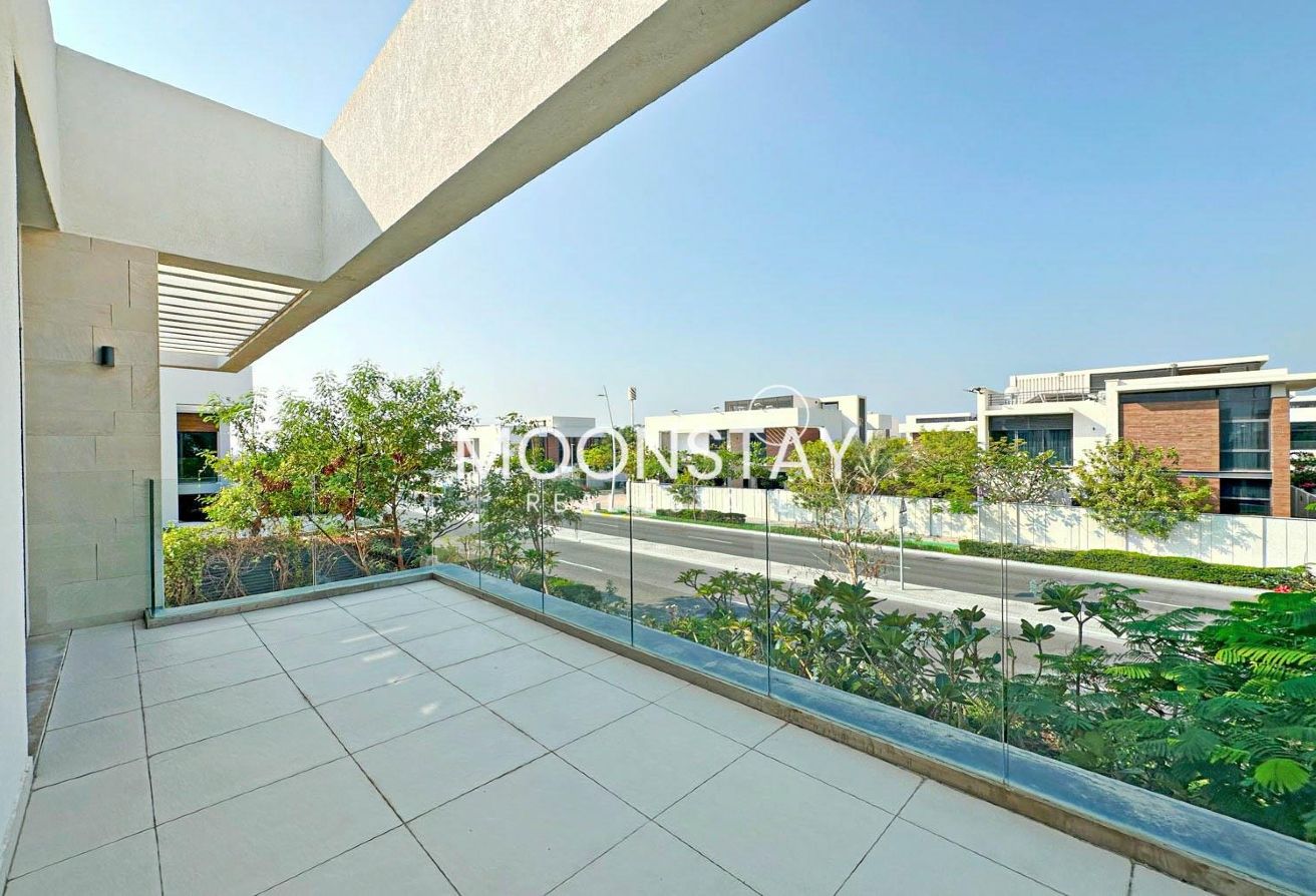 Elegant 4-Bed Villa | West Yas Living