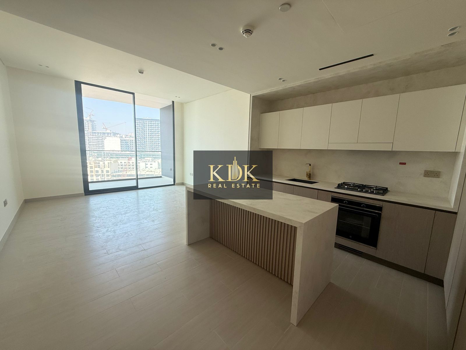 Unfurnished 1BR| Road Facing | Easy Accessible