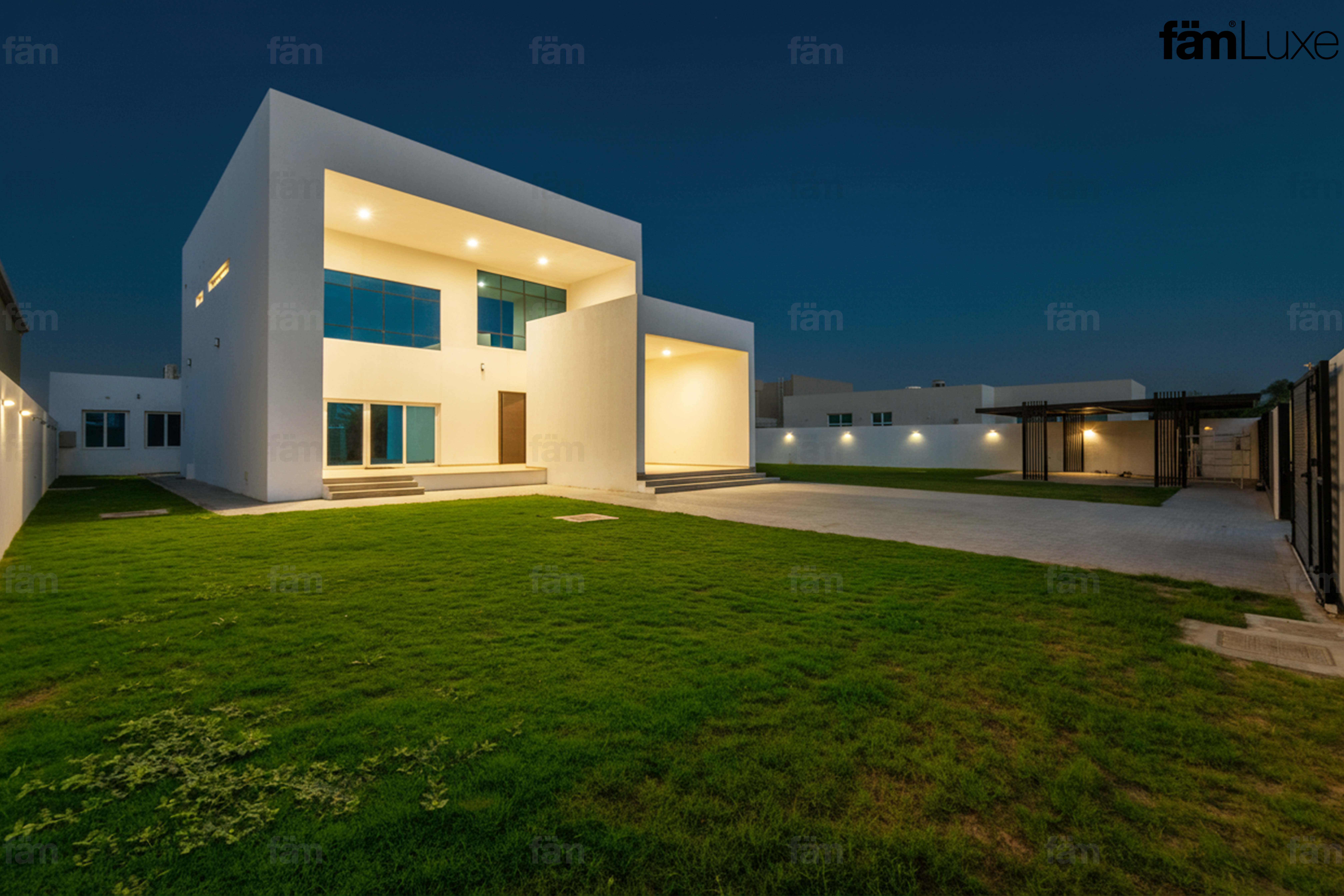 Modern Villa With Nearby Schools & Amenities