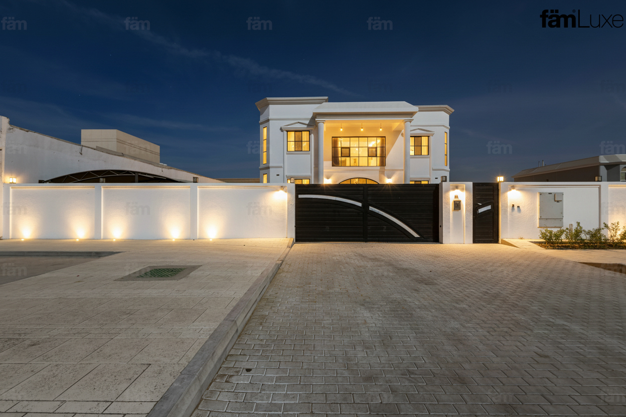 Spacious Villa With Nearby School & Hospital