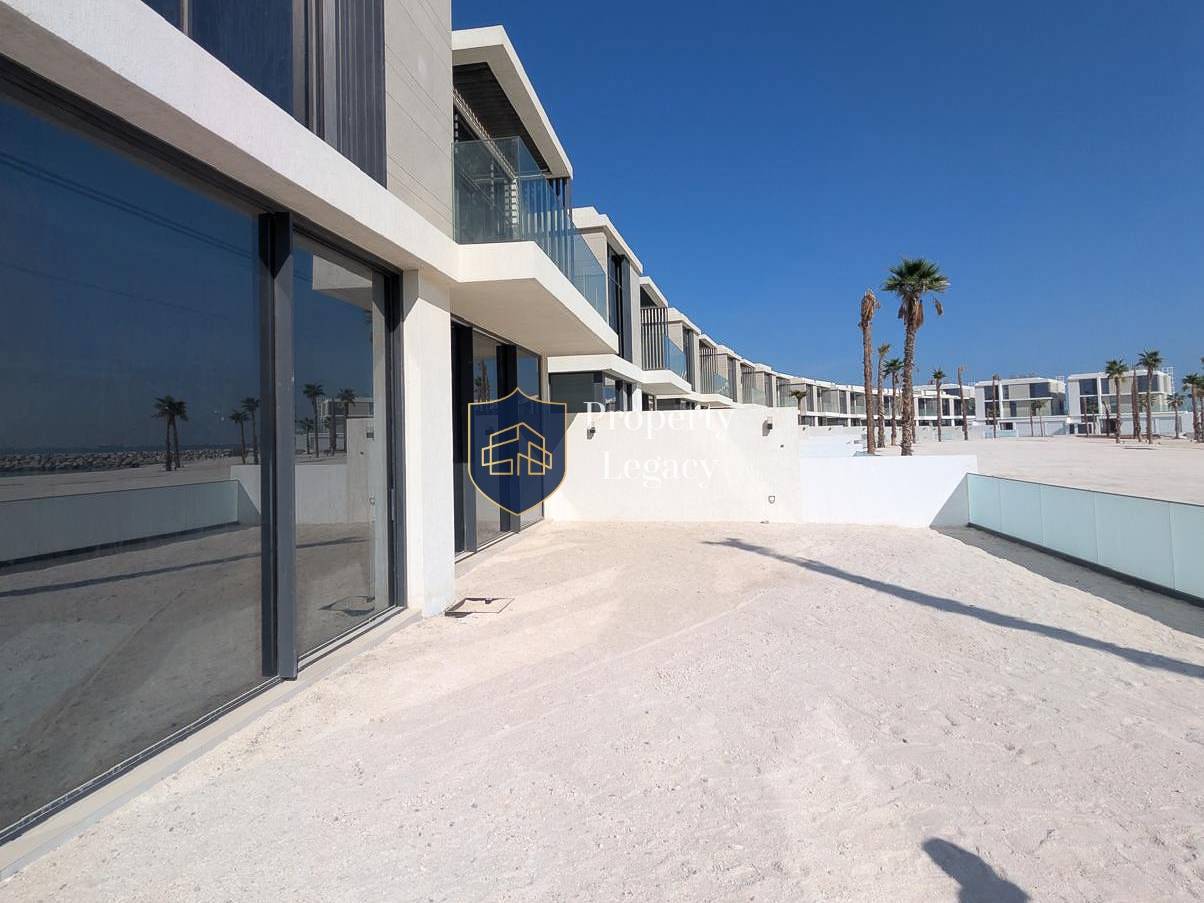 Beach view | Brand New | Front Row