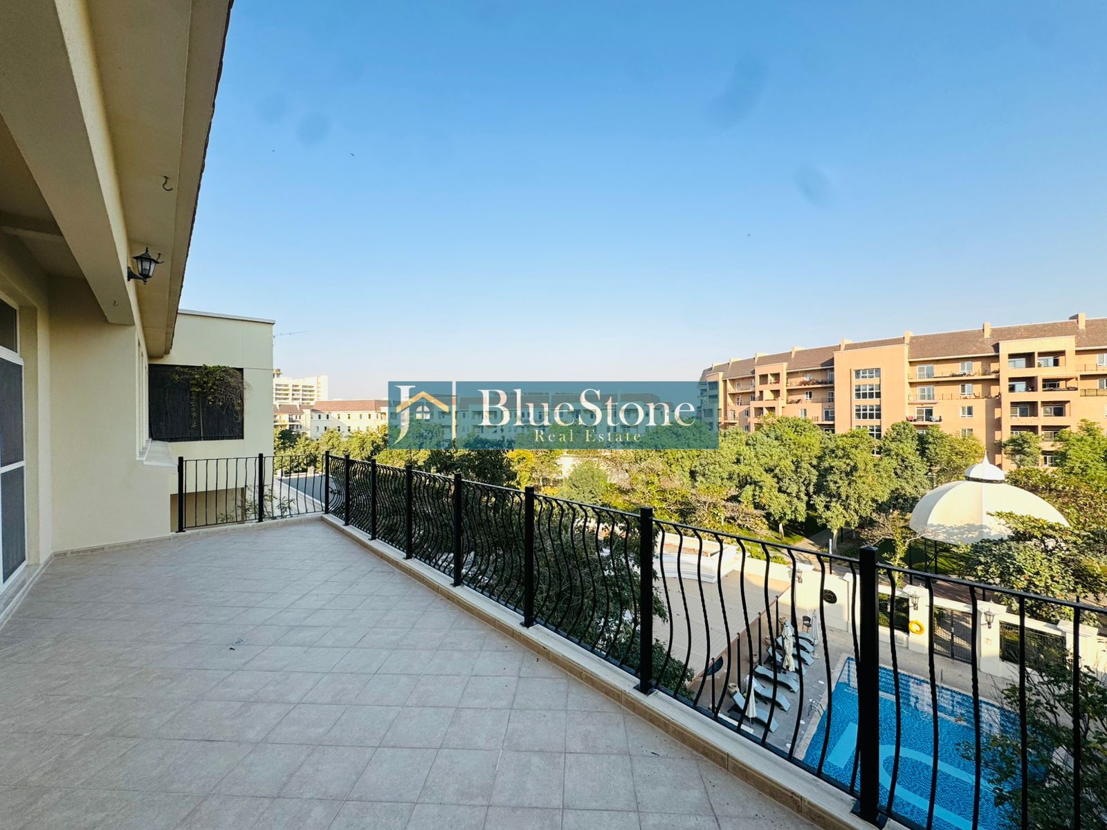 Spacious 1 Bed with Pool View | Large Balcony |