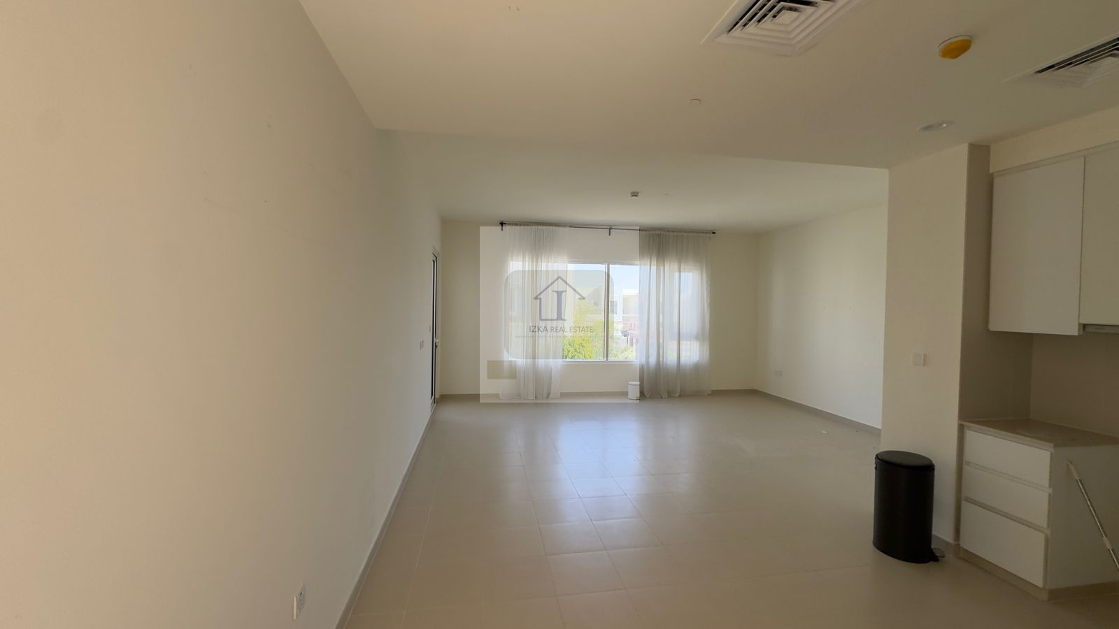 SPACIOUS LAYOUT | WELL MAINTAINED | READY TO MOVE