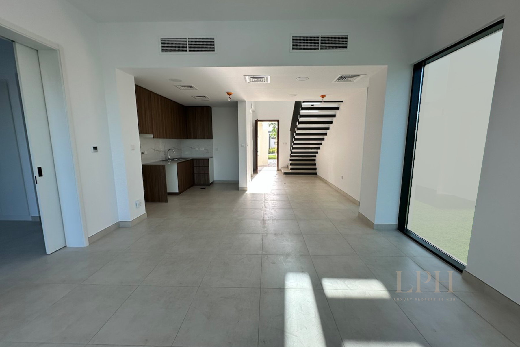 Vacant | Corner Unit | Back to Back
